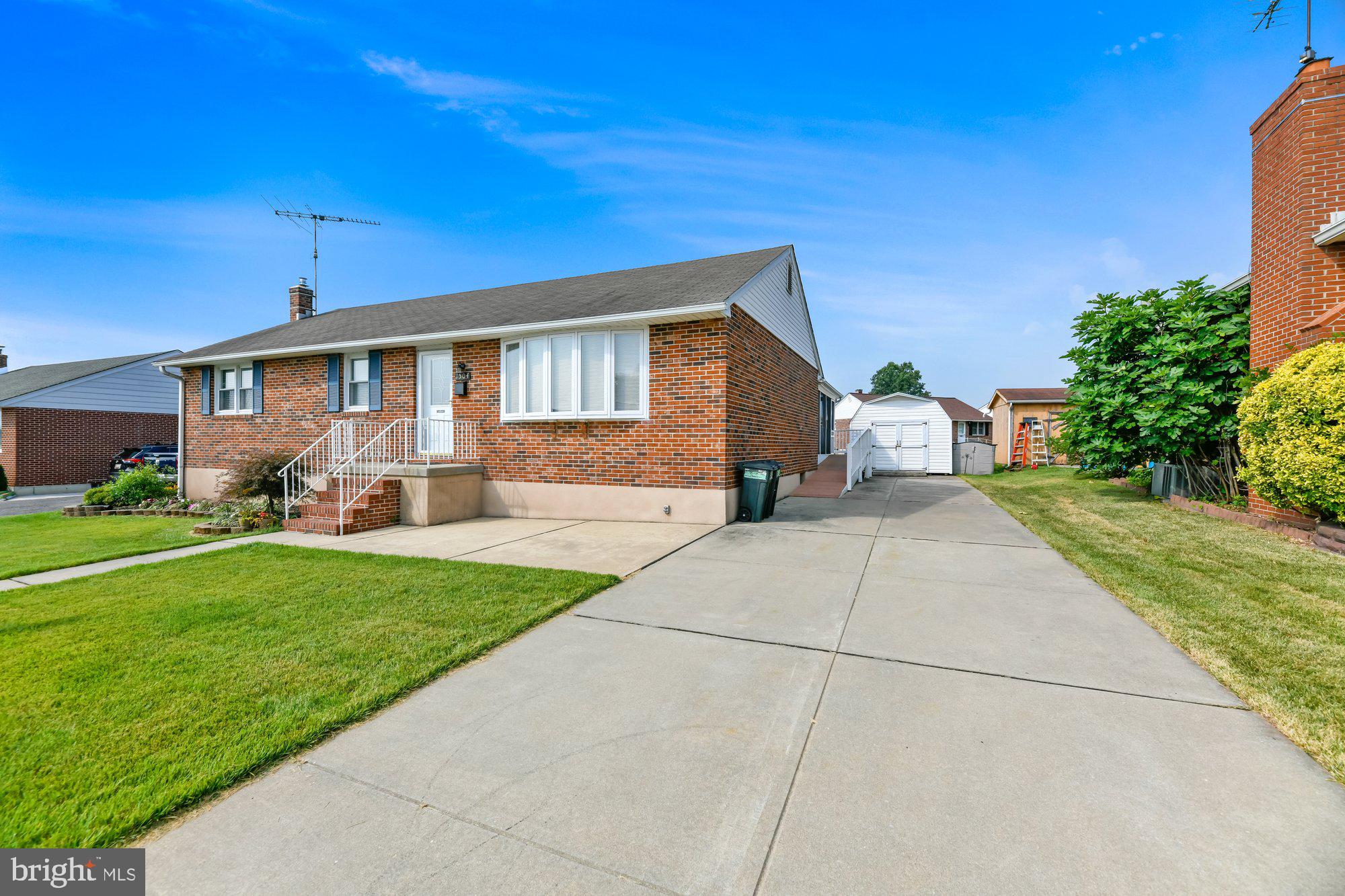 CAMELOT - Residential