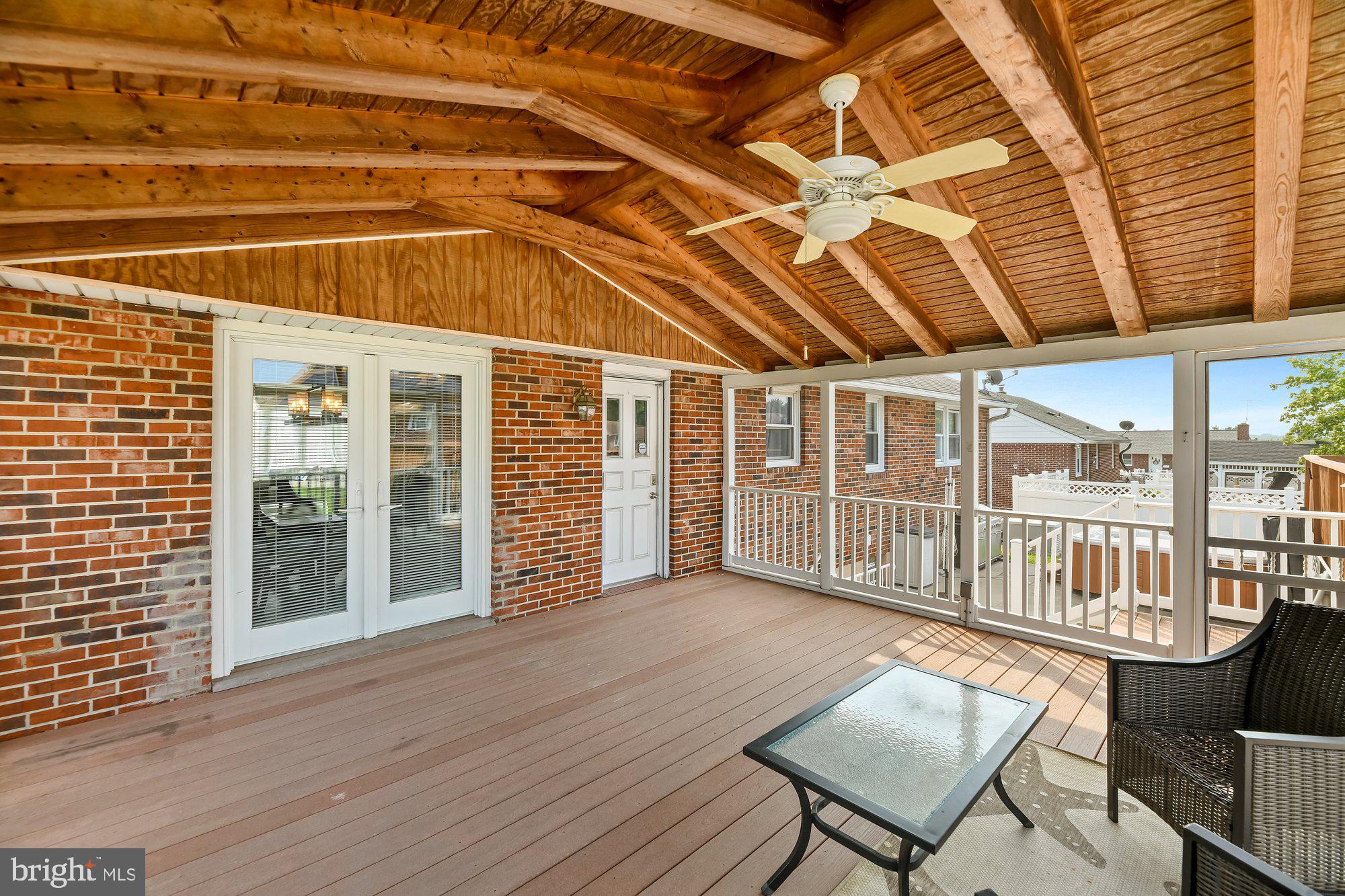 CAMELOT - Residential