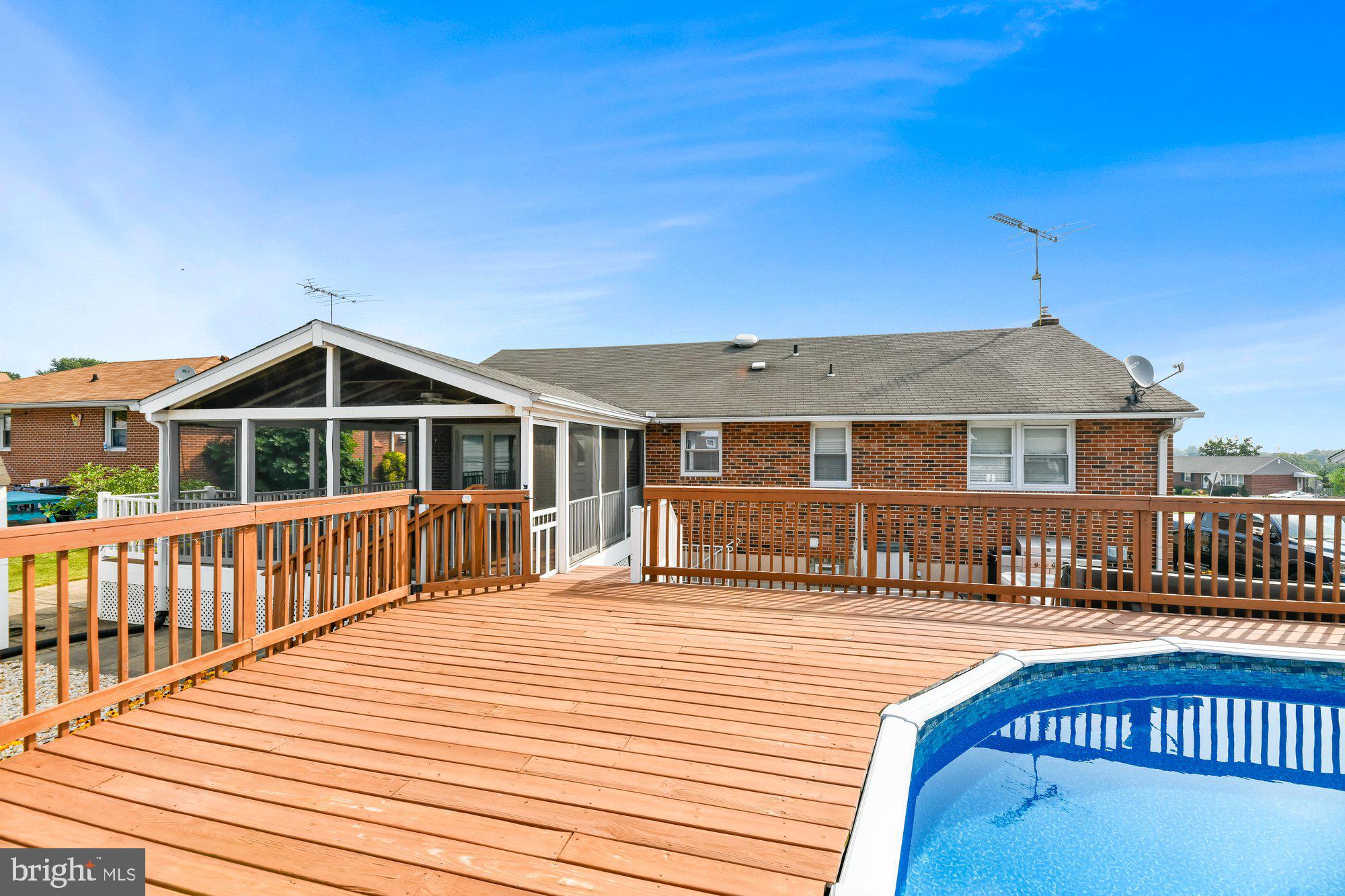 CAMELOT - Residential