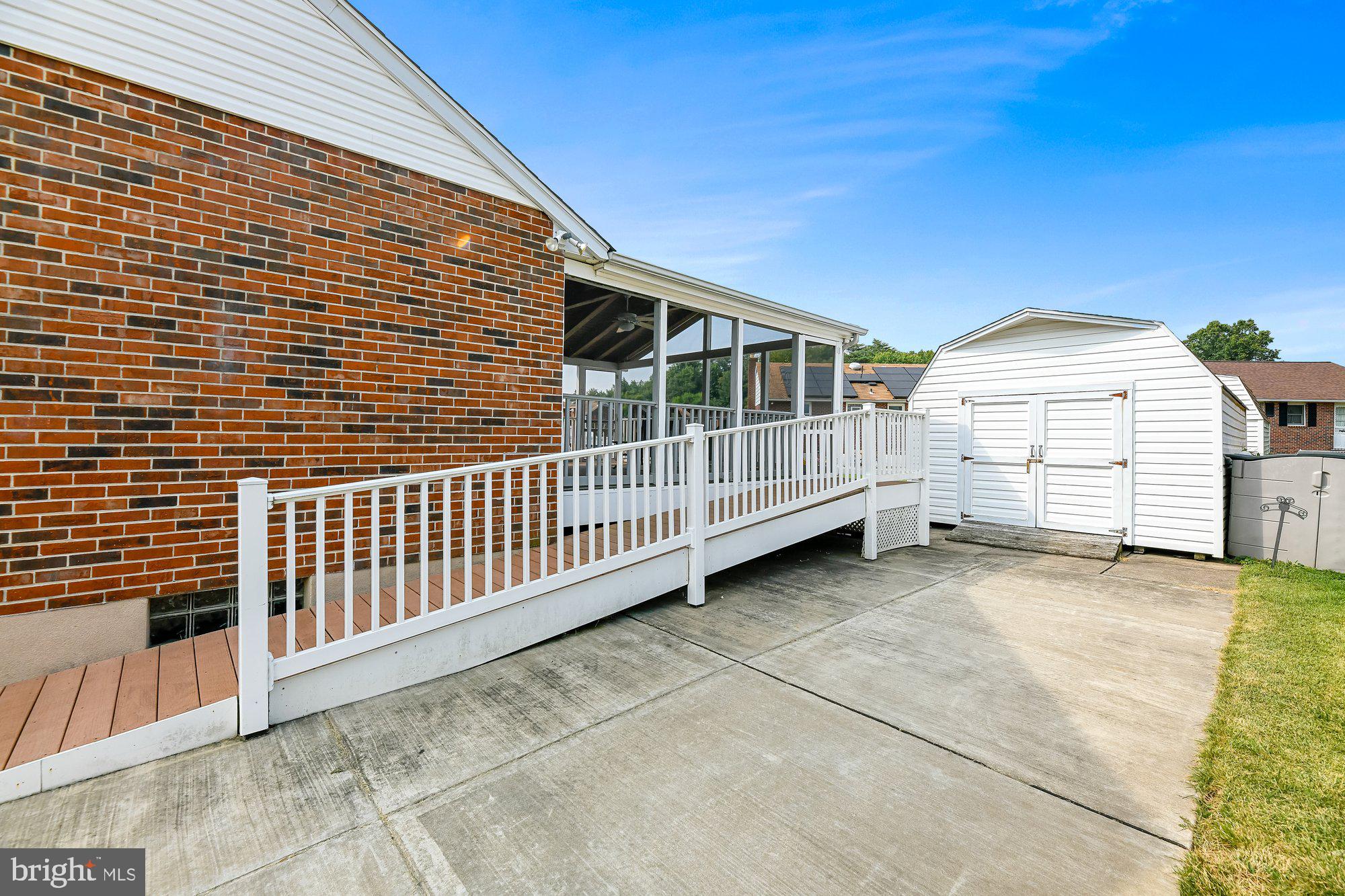 CAMELOT - Residential