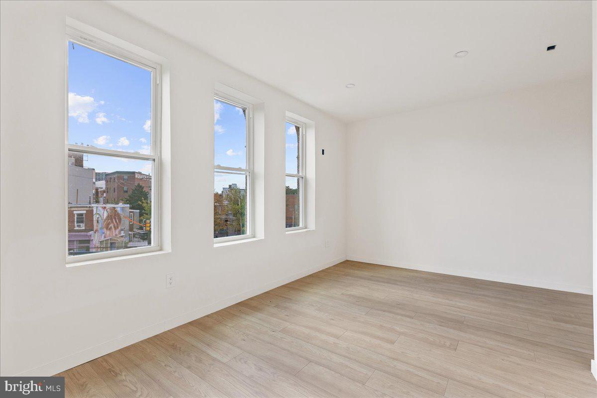 UNIVERSITY CITY - Residential Lease