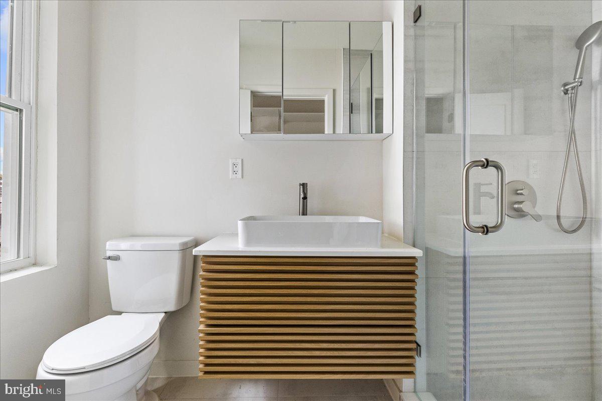 UNIVERSITY CITY - Residential Lease