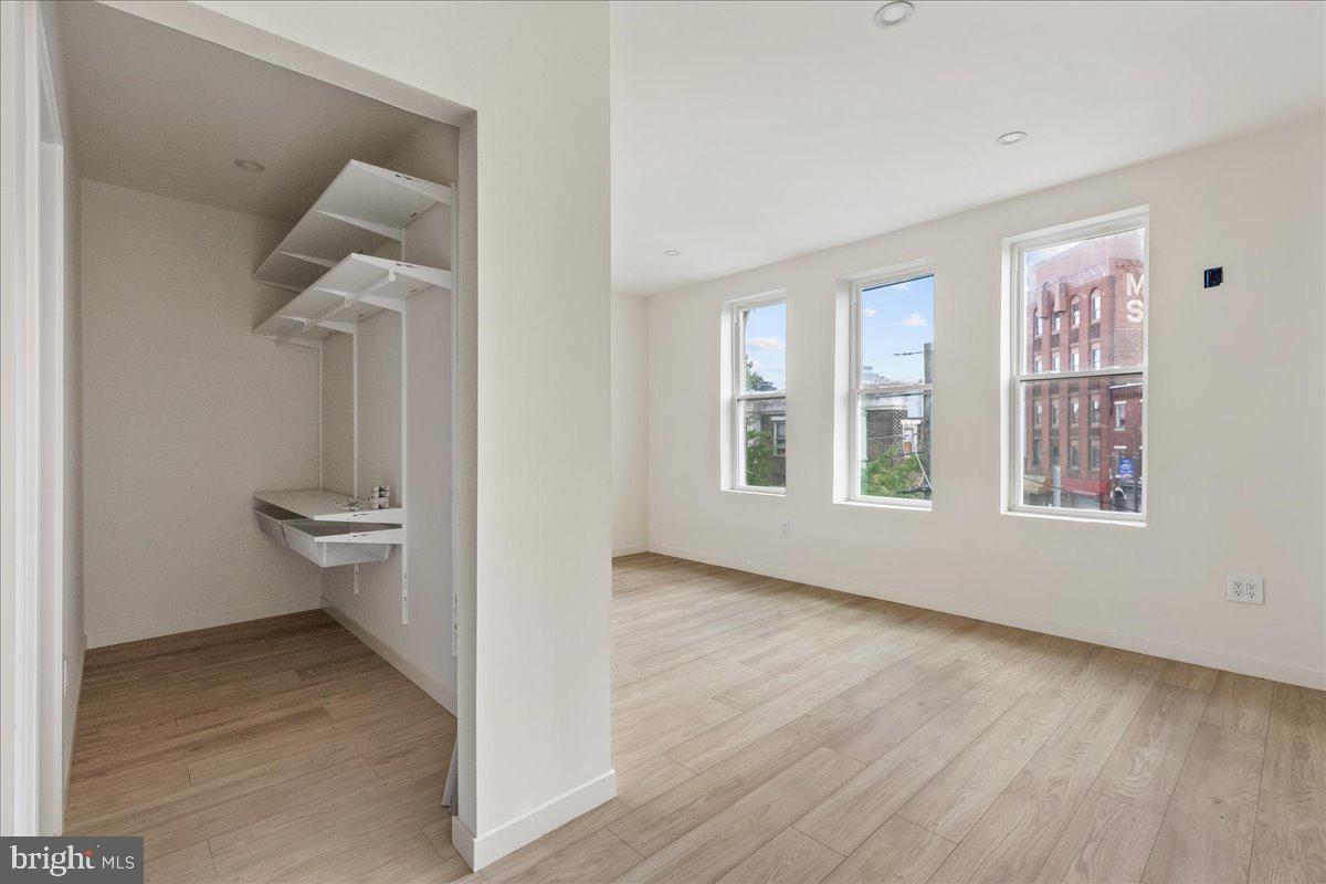 UNIVERSITY CITY - Residential Lease