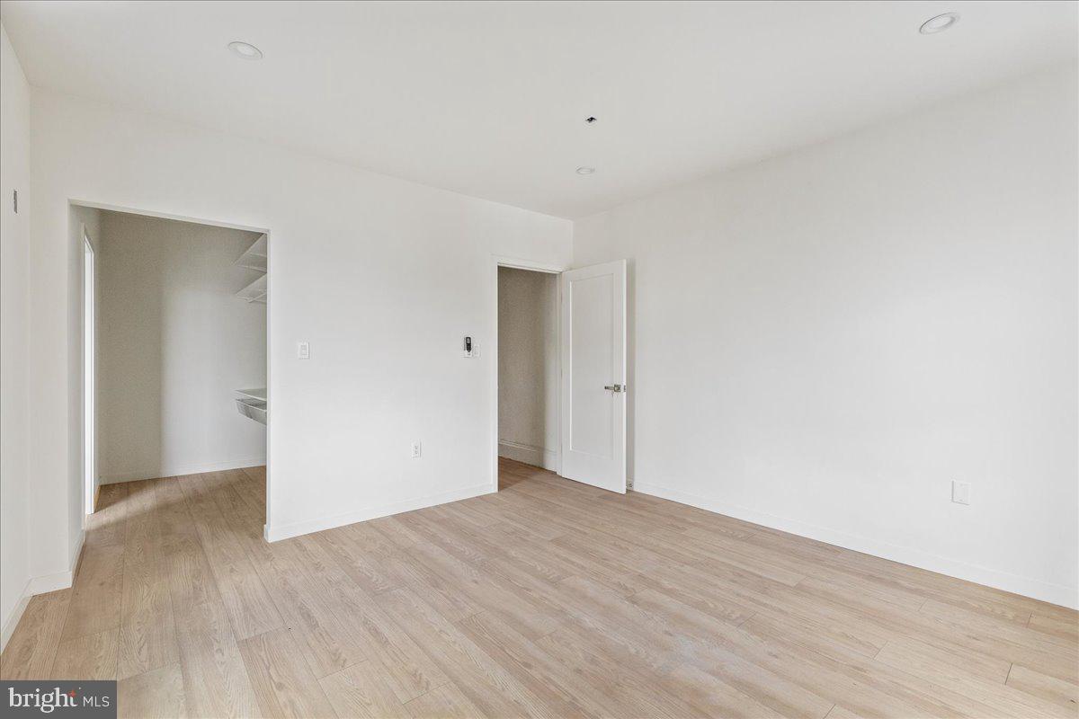 UNIVERSITY CITY - Residential Lease