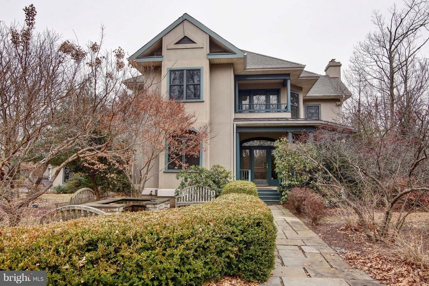 Sited on 10 private & picturesque acres, this custom Arts & Crafts has a bright & modern feel. Over 5600 sq.ft, w/a fully finished basement incl. rec room, BR, & full bathroom. Finished loft area - a perfect office or craft/play room. The elegant & open foyer quickly makes you at home; spacious FR w/built in bookshelves, open kitchen, & first class library. This is special home in a great location