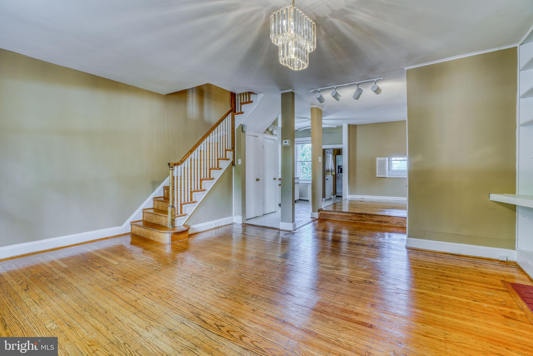 HUNTING RIDGE HISTORIC DISTRICT - Residential Lease