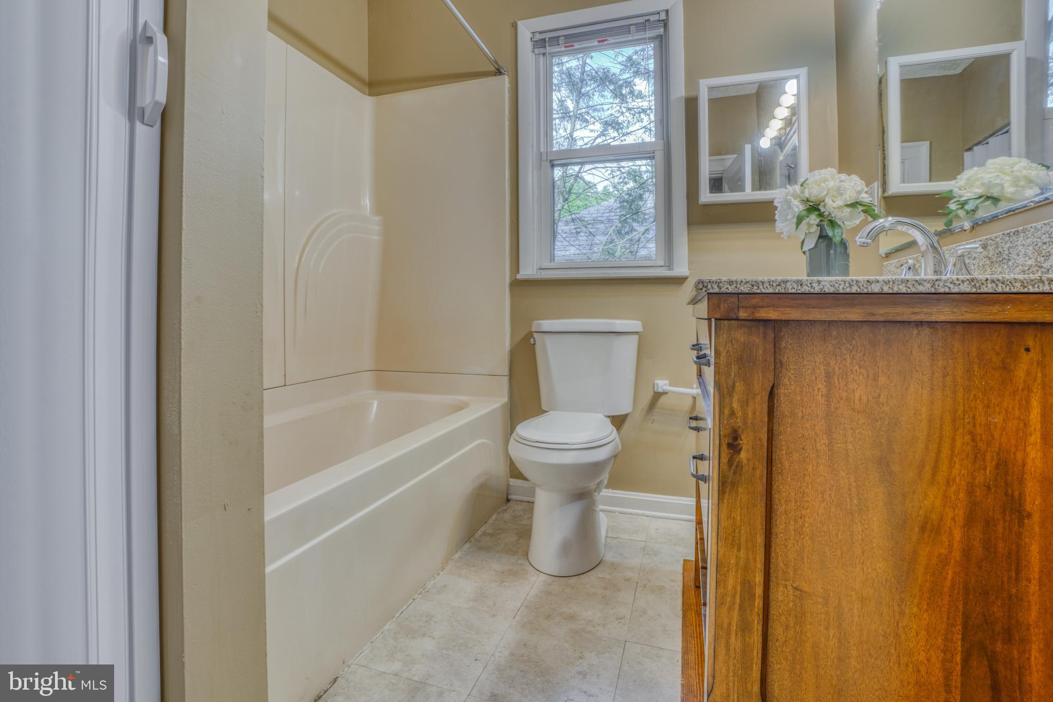 HUNTING RIDGE HISTORIC DISTRICT - Residential Lease