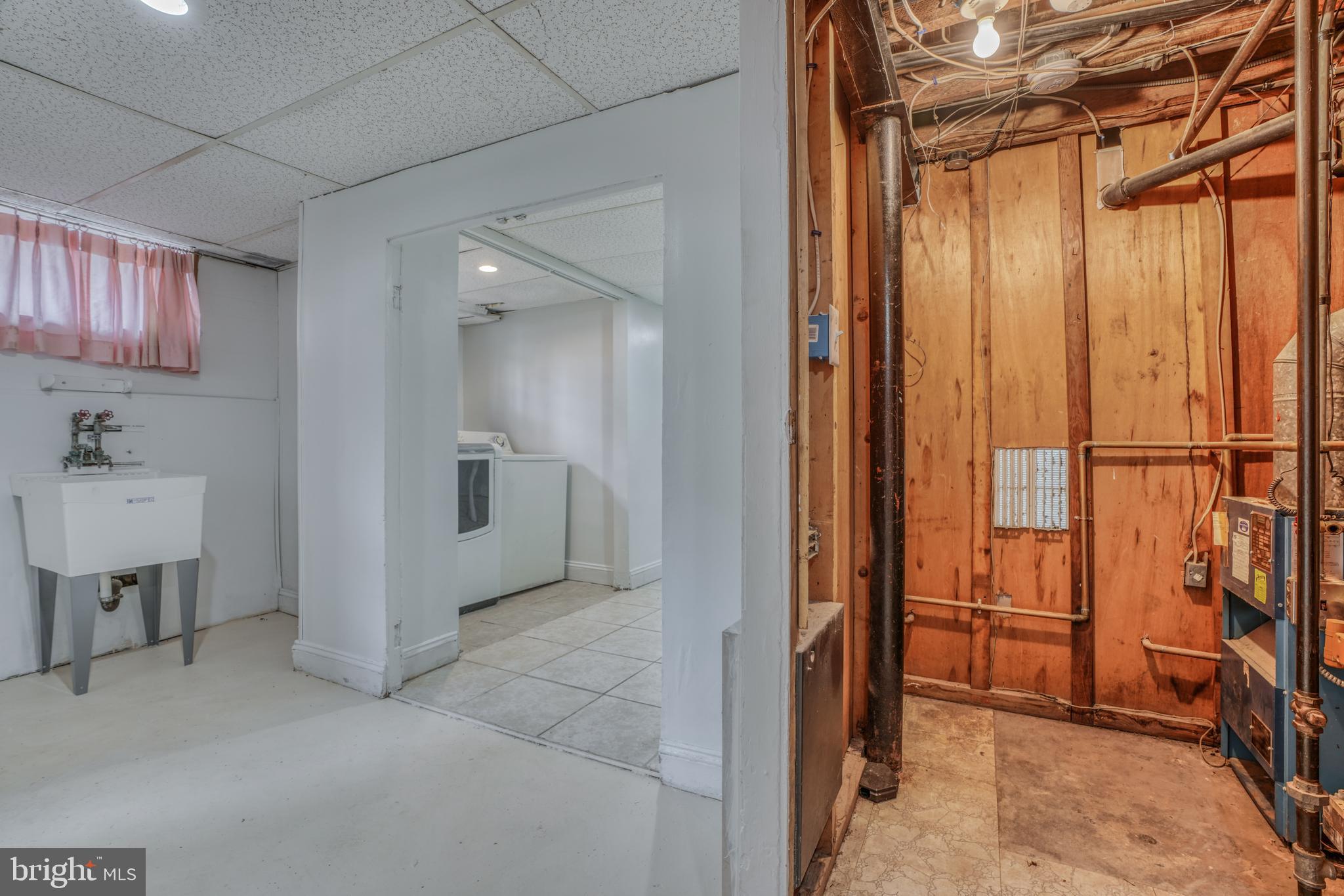 HUNTING RIDGE HISTORIC DISTRICT - Residential Lease