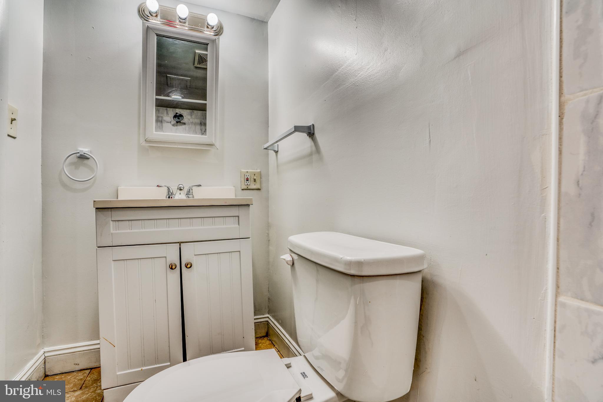 HUNTING RIDGE HISTORIC DISTRICT - Residential Lease