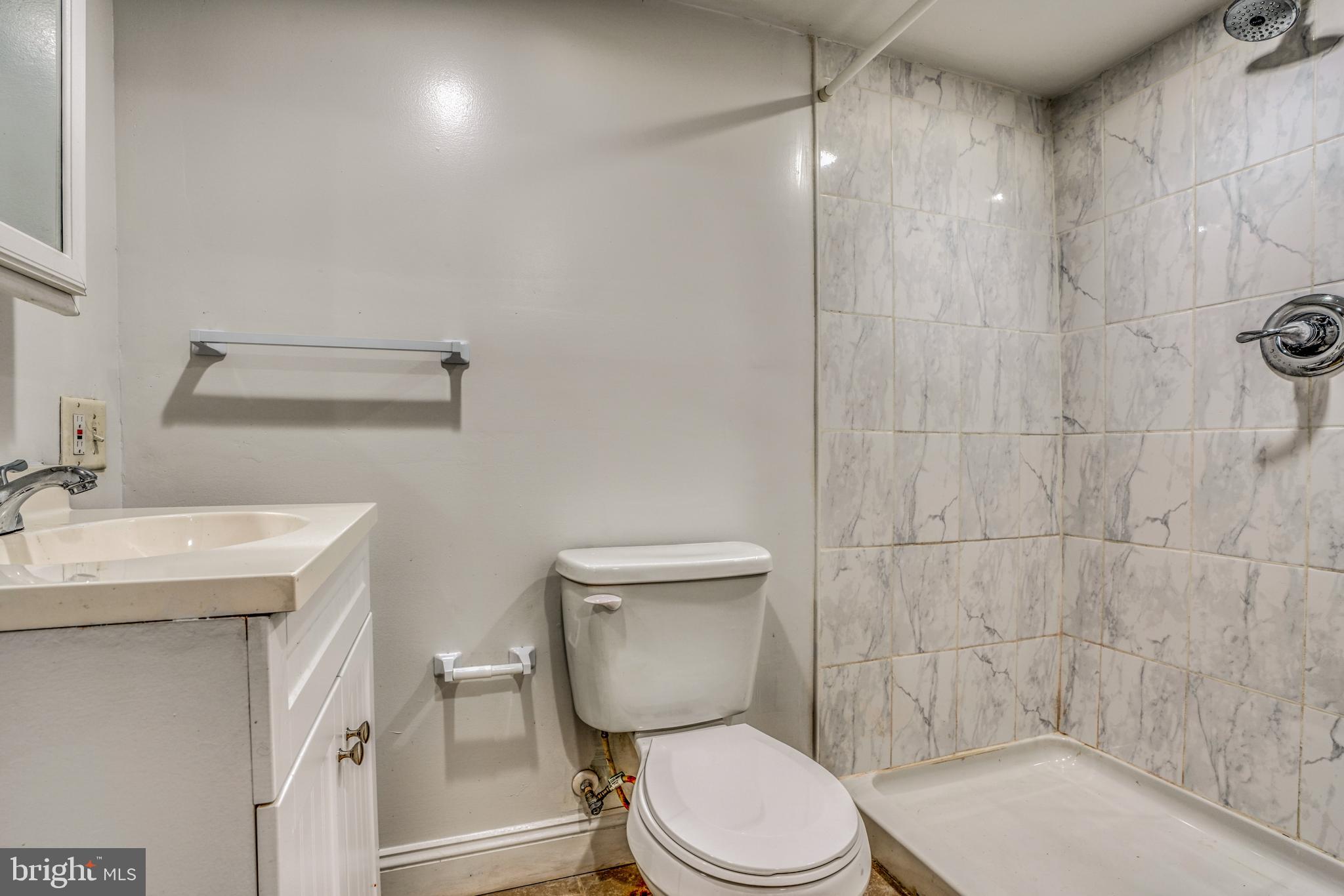 HUNTING RIDGE HISTORIC DISTRICT - Residential Lease