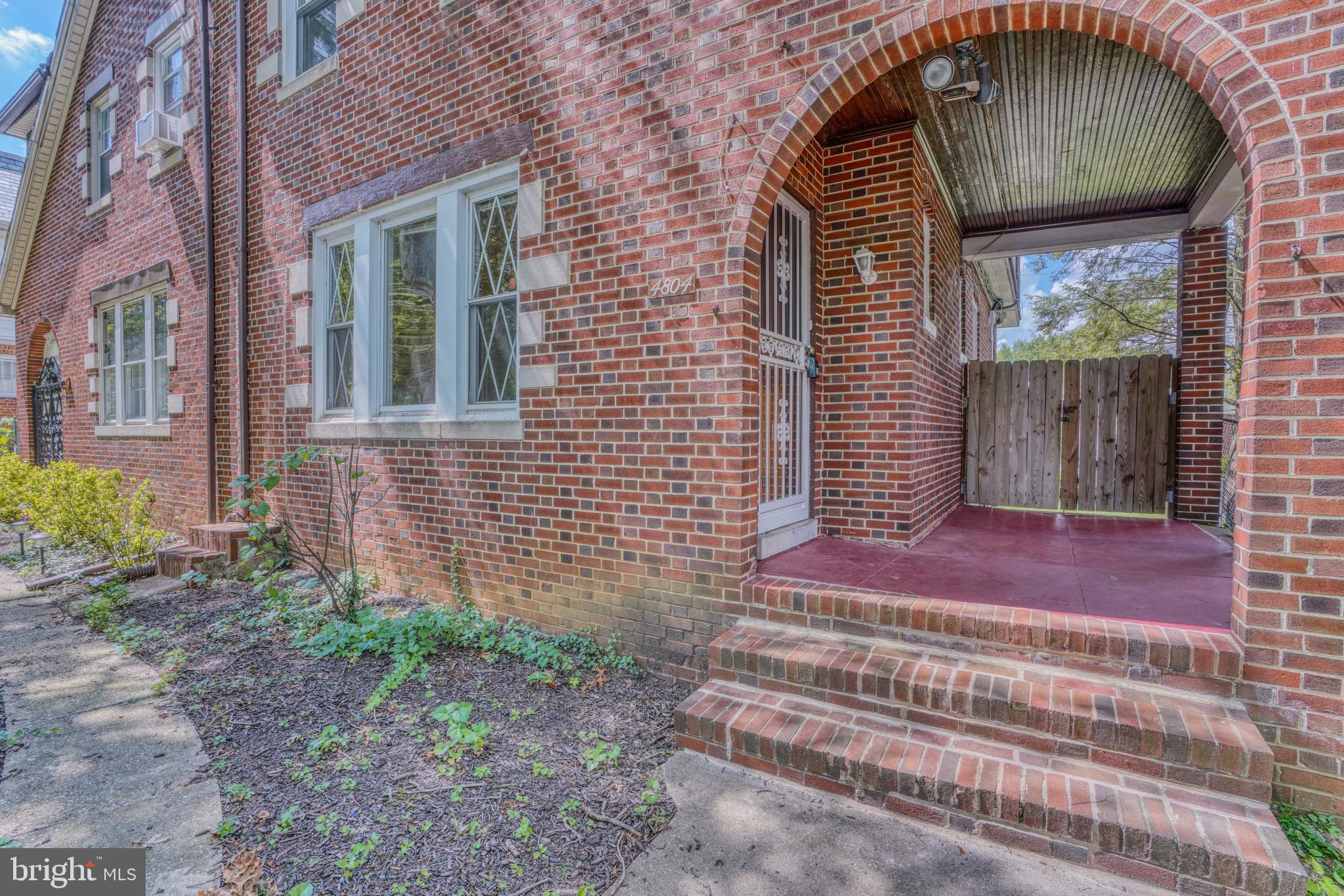 HUNTING RIDGE HISTORIC DISTRICT - Residential Lease