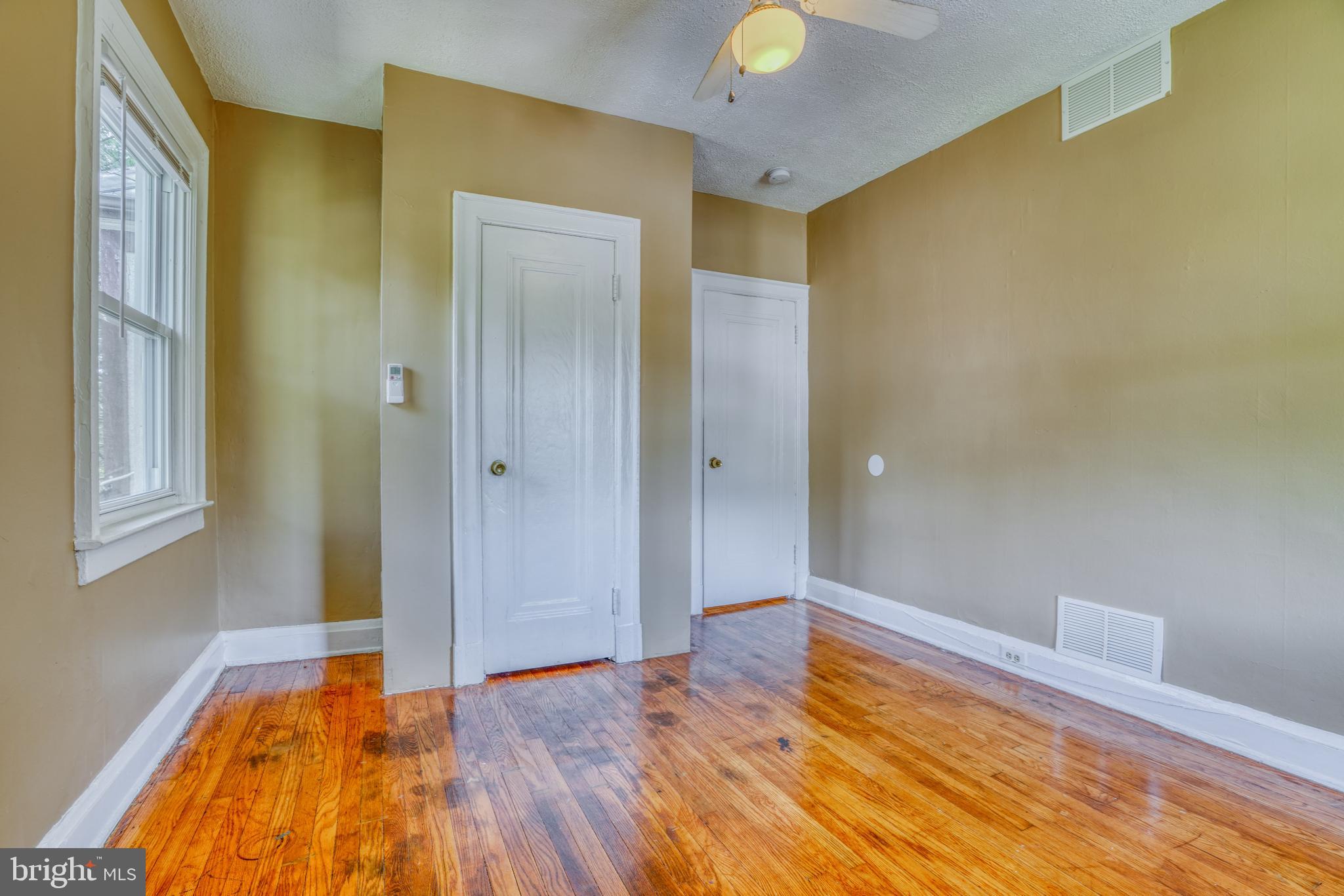 HUNTING RIDGE HISTORIC DISTRICT - Residential Lease