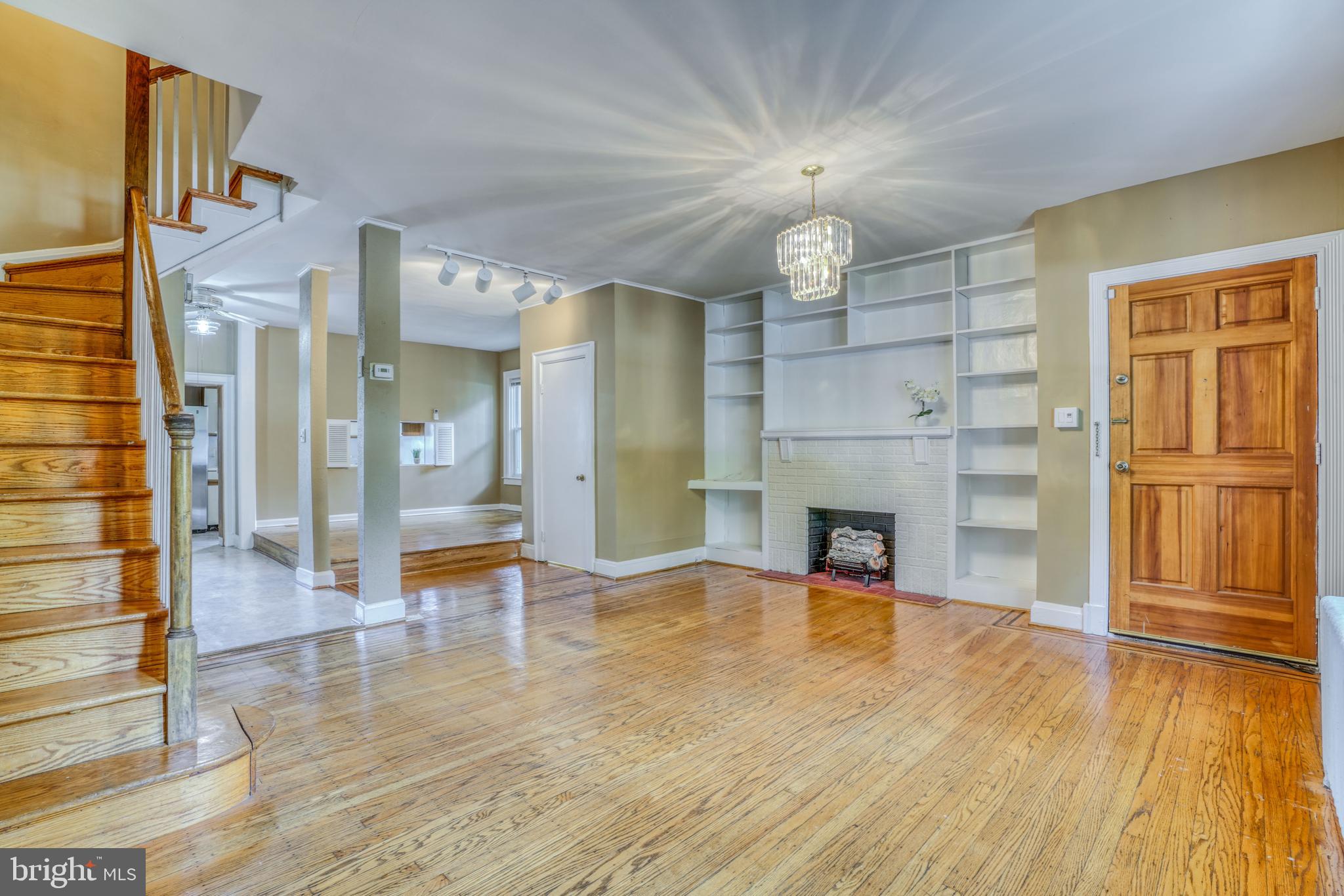 HUNTING RIDGE HISTORIC DISTRICT - Residential Lease