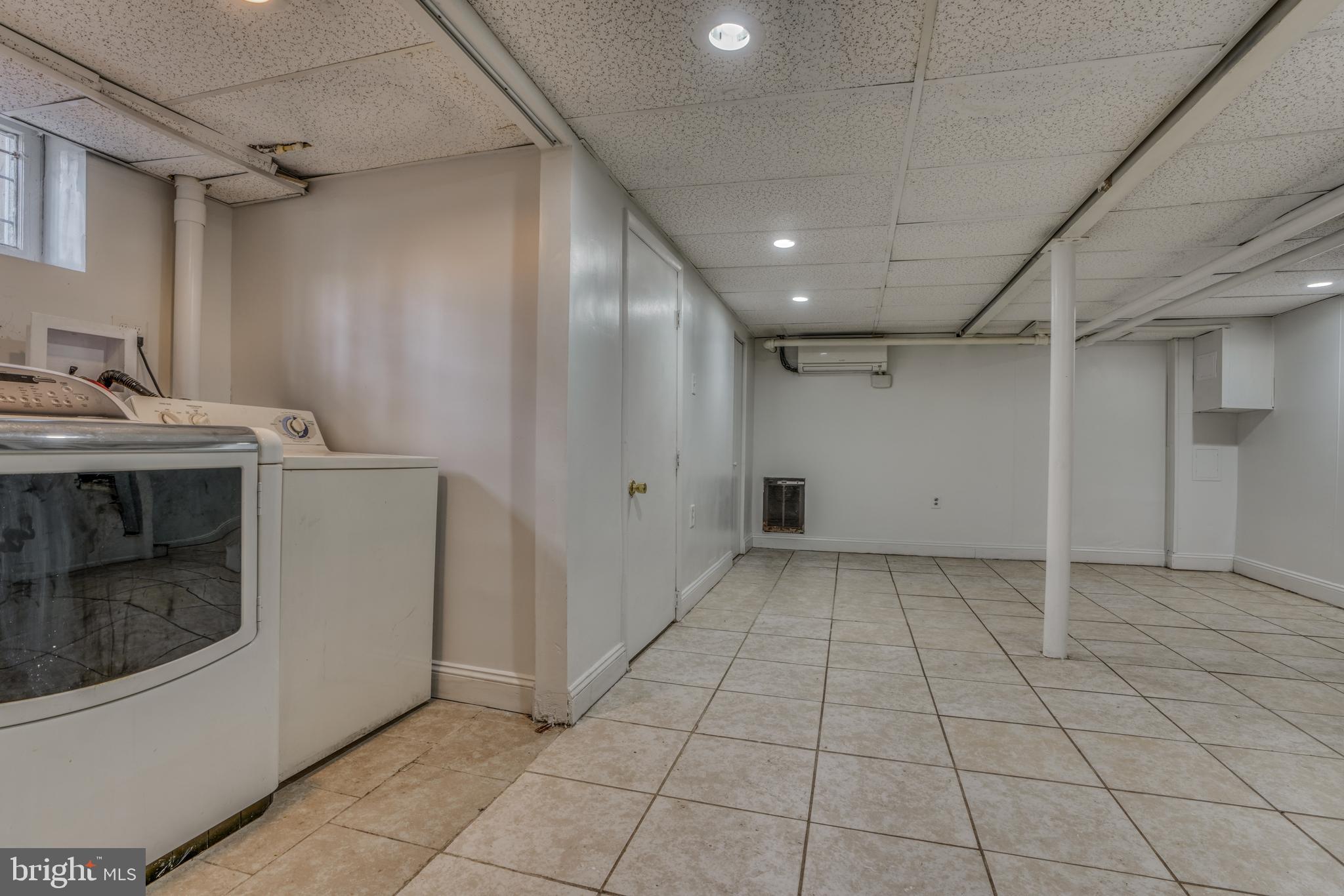 HUNTING RIDGE HISTORIC DISTRICT - Residential Lease