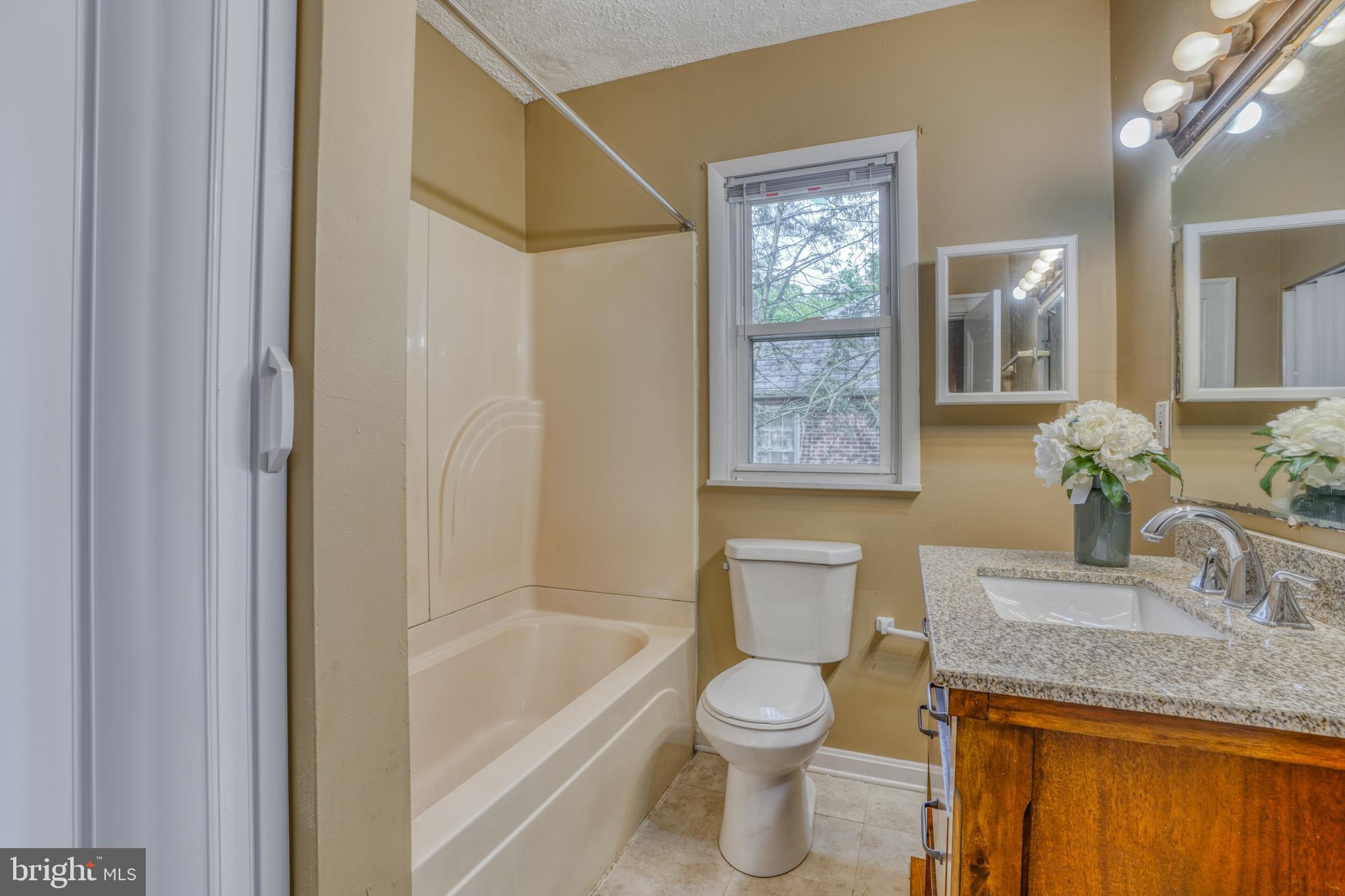 HUNTING RIDGE HISTORIC DISTRICT - Residential Lease