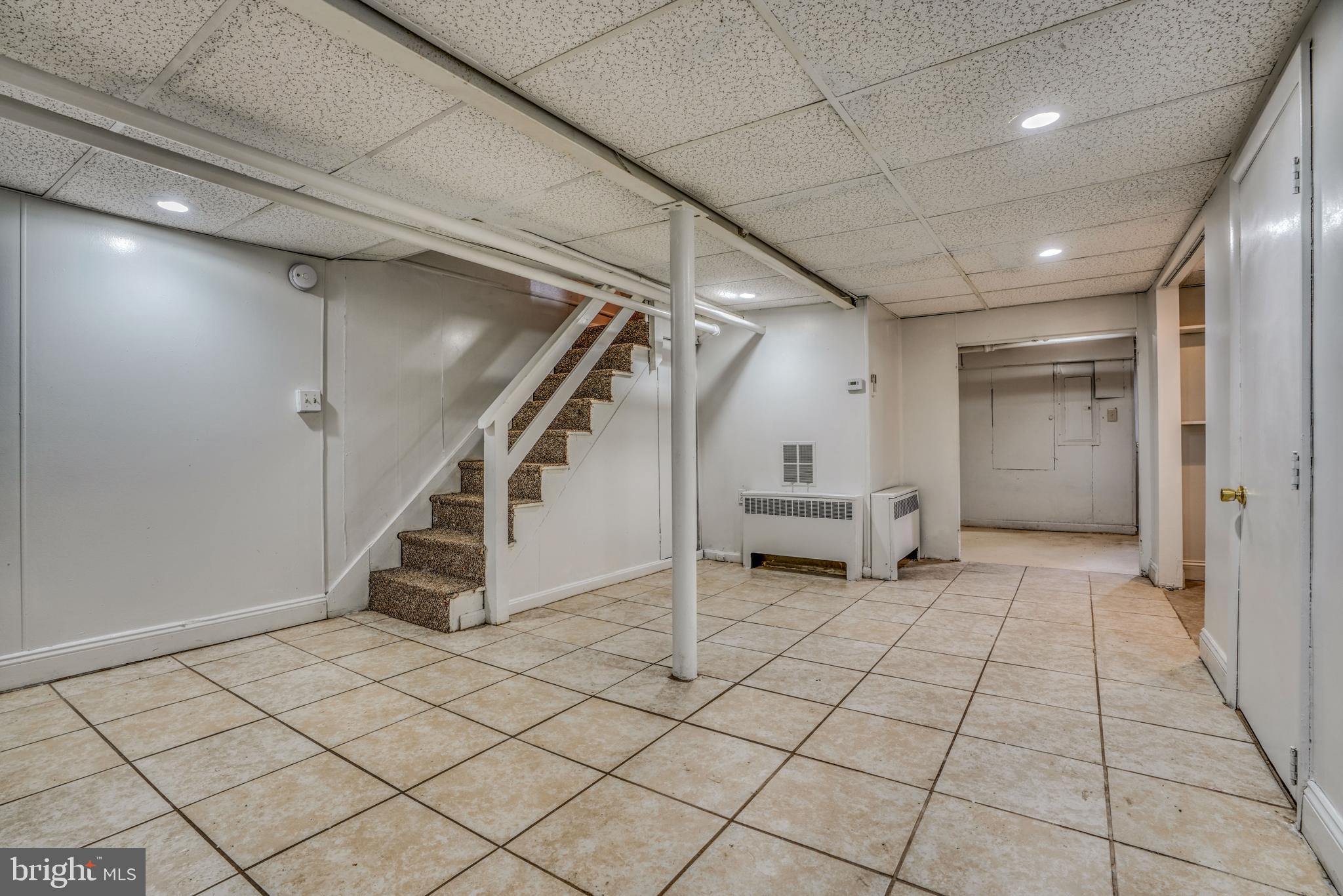 HUNTING RIDGE HISTORIC DISTRICT - Residential Lease