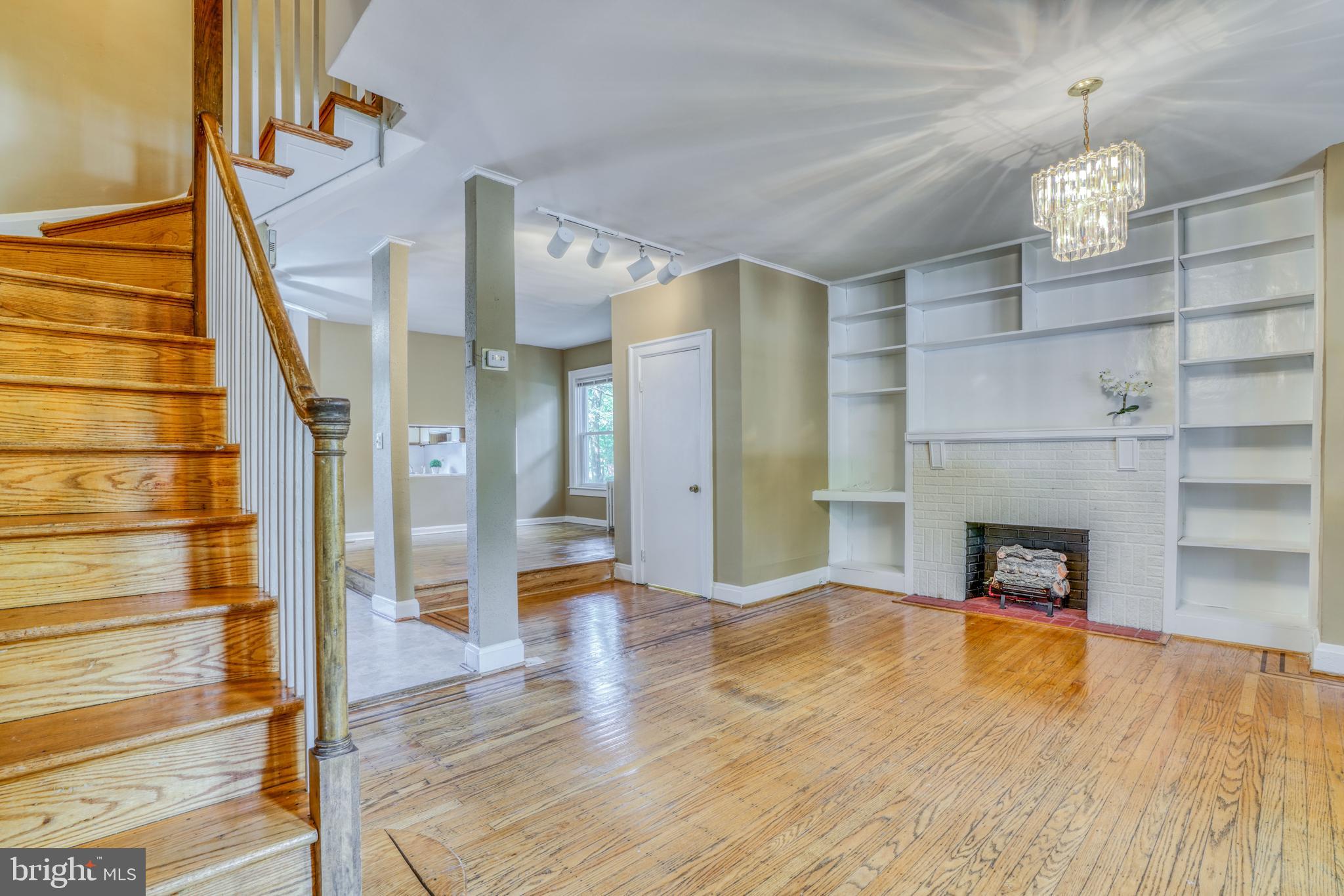 HUNTING RIDGE HISTORIC DISTRICT - Residential Lease