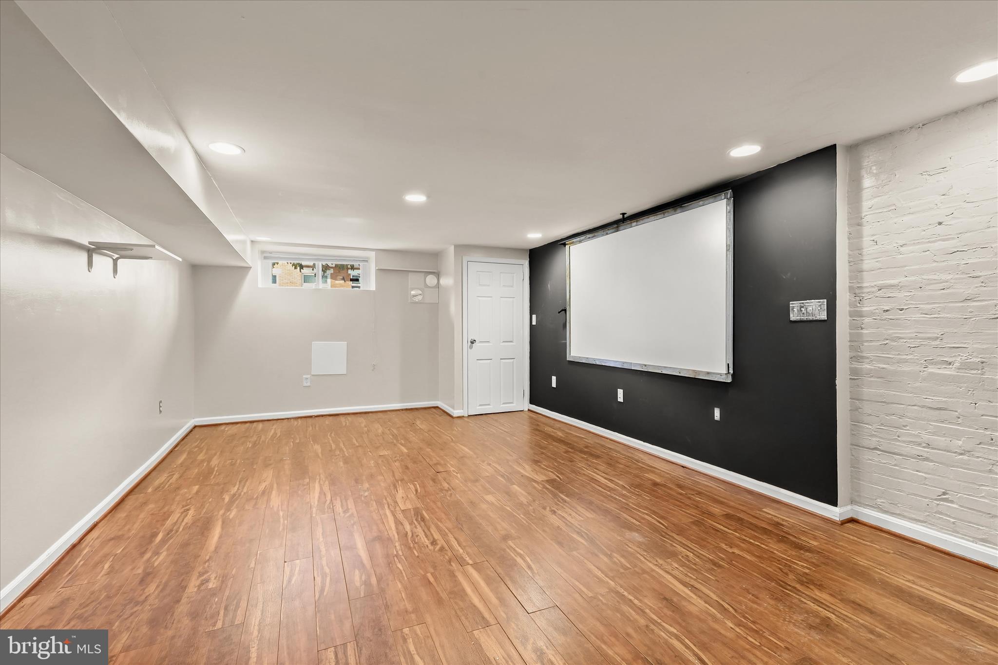 GREEKTOWN - Residential