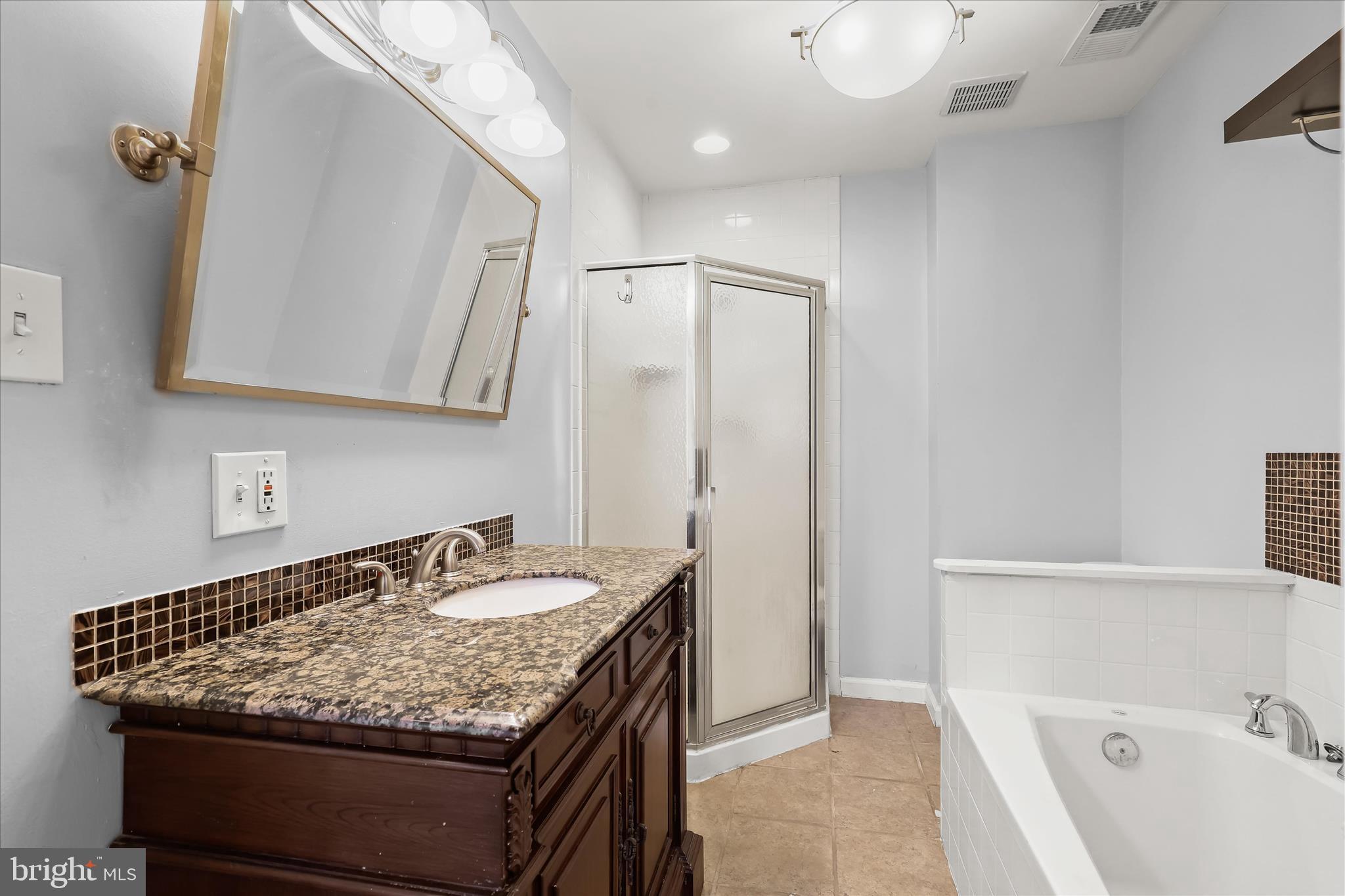 GREEKTOWN - Residential