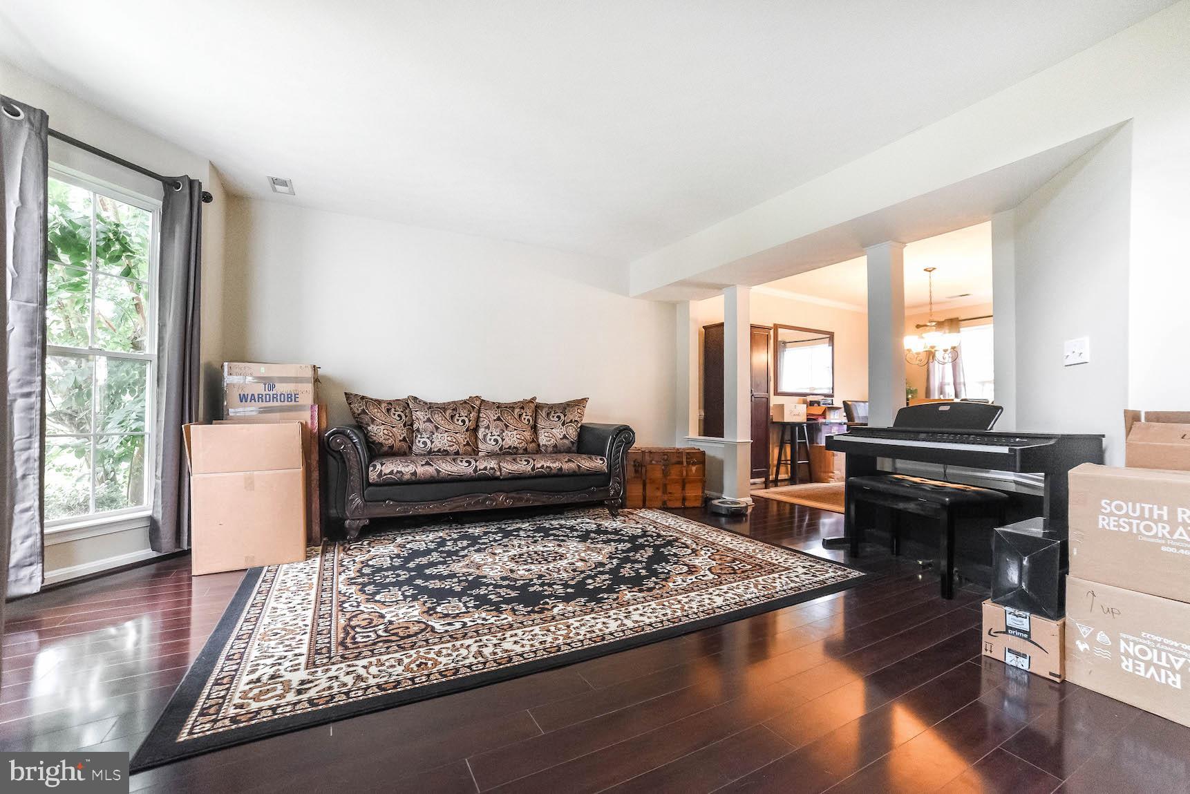 HUNTING QUARTERS - Residential