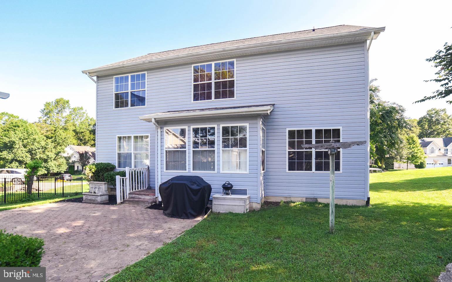 HUNTING QUARTERS - Residential