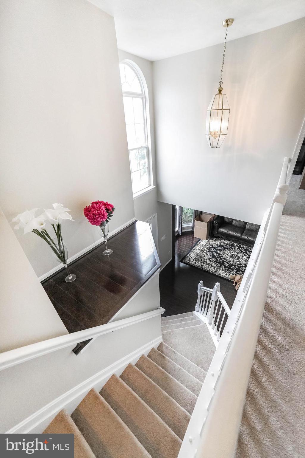 HUNTING QUARTERS - Residential