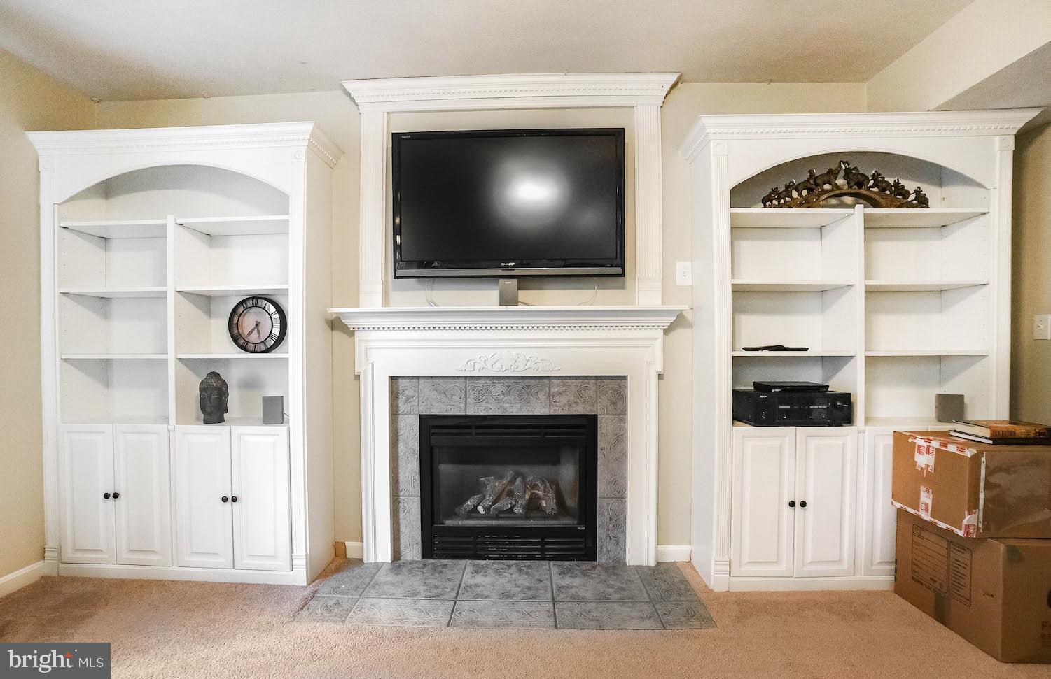 HUNTING QUARTERS - Residential