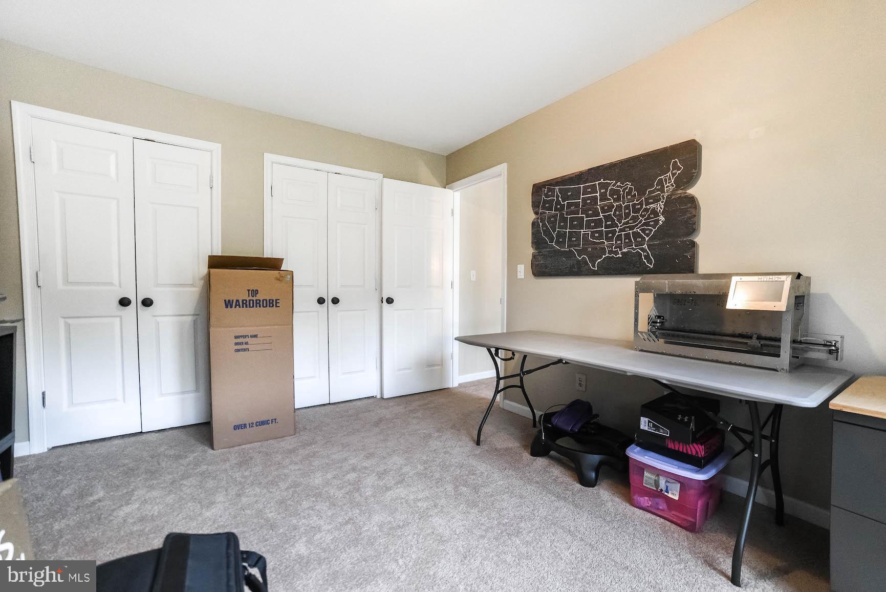 HUNTING QUARTERS - Residential