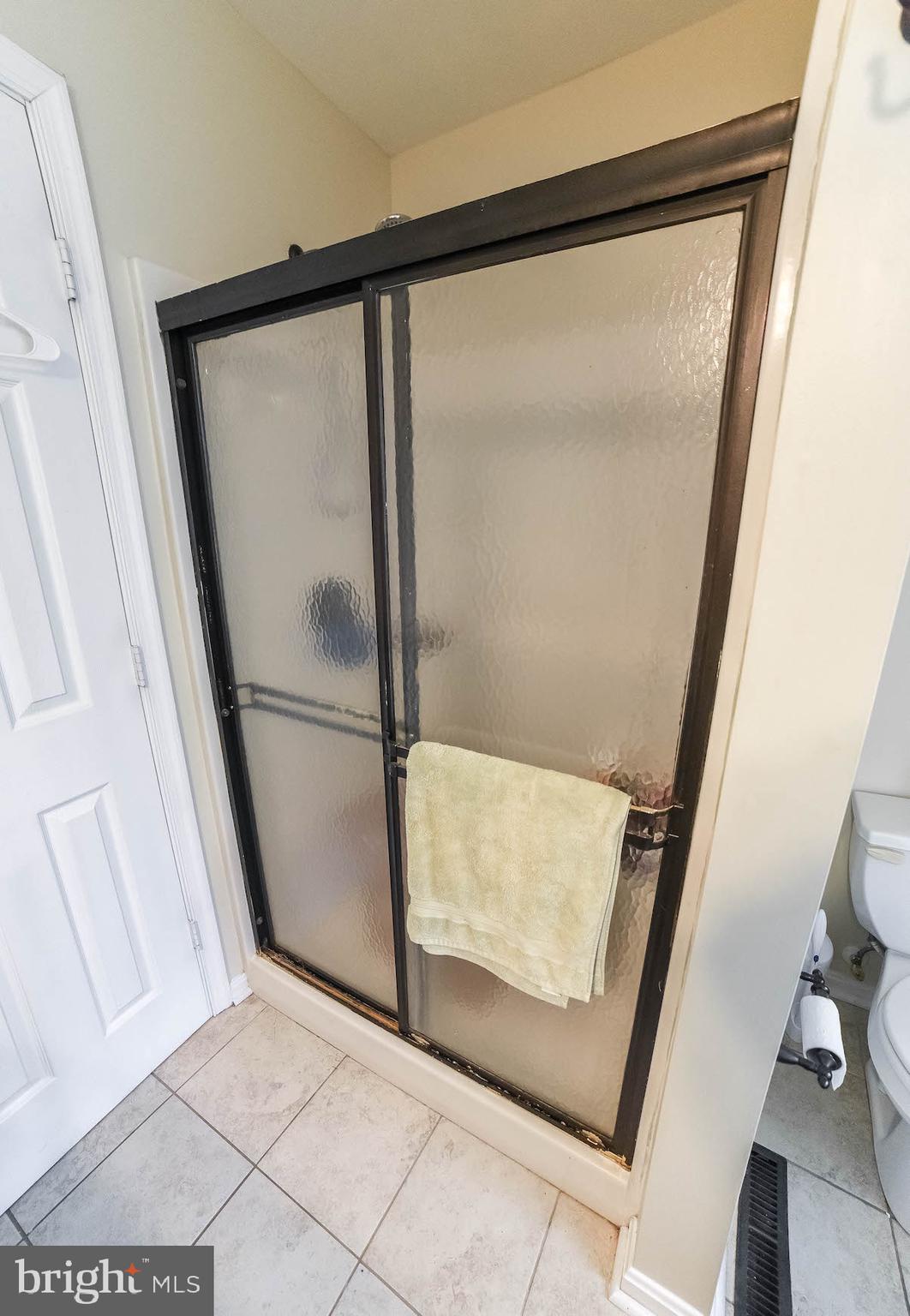 HUNTING QUARTERS - Residential