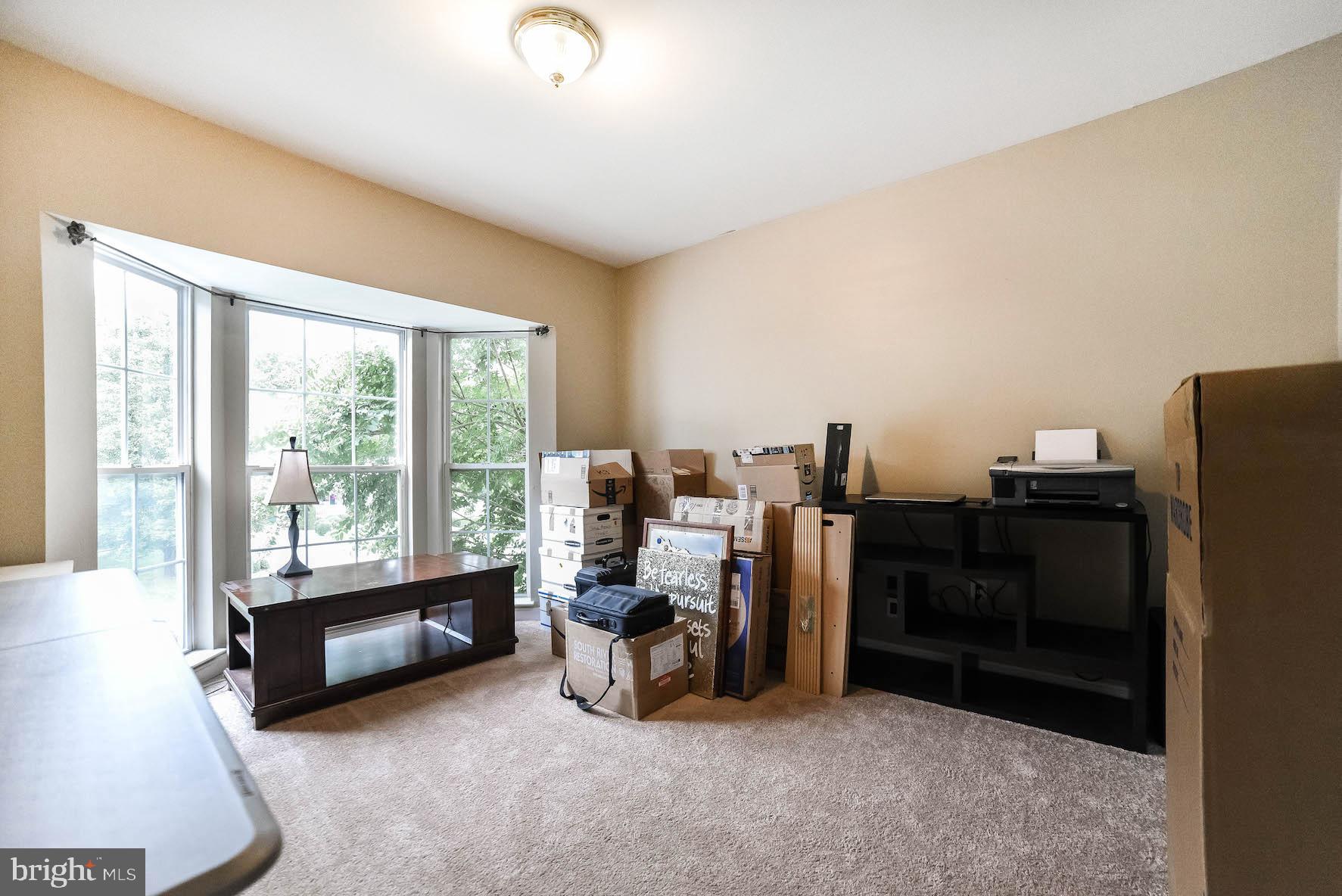 HUNTING QUARTERS - Residential