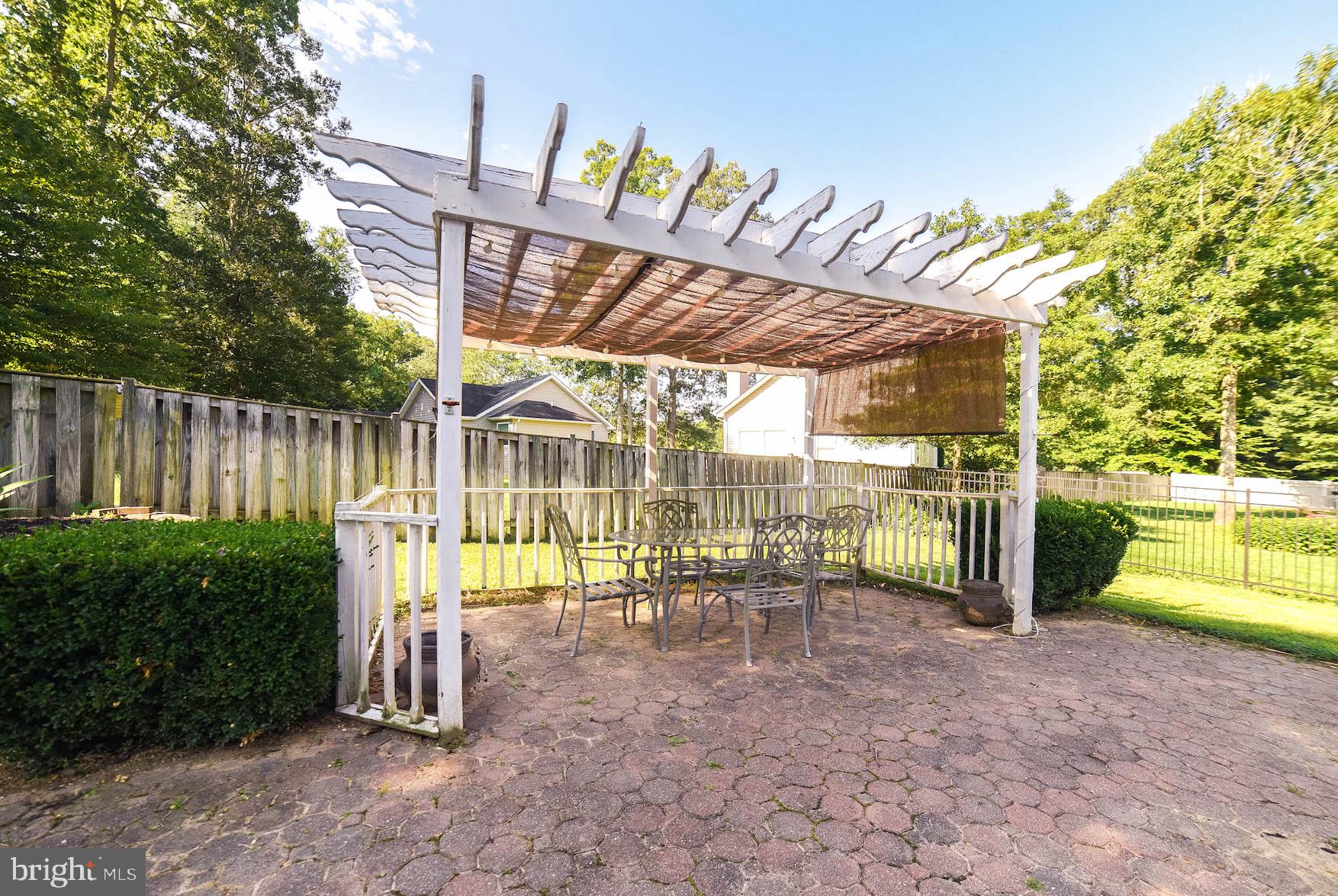 HUNTING QUARTERS - Residential