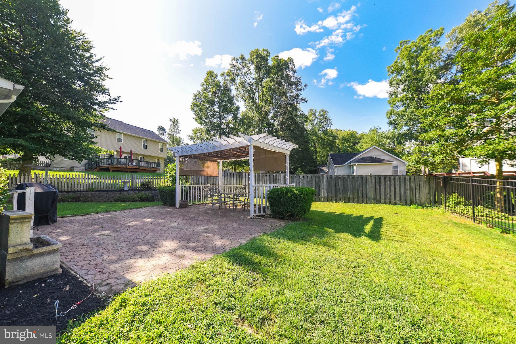 HUNTING QUARTERS - Residential