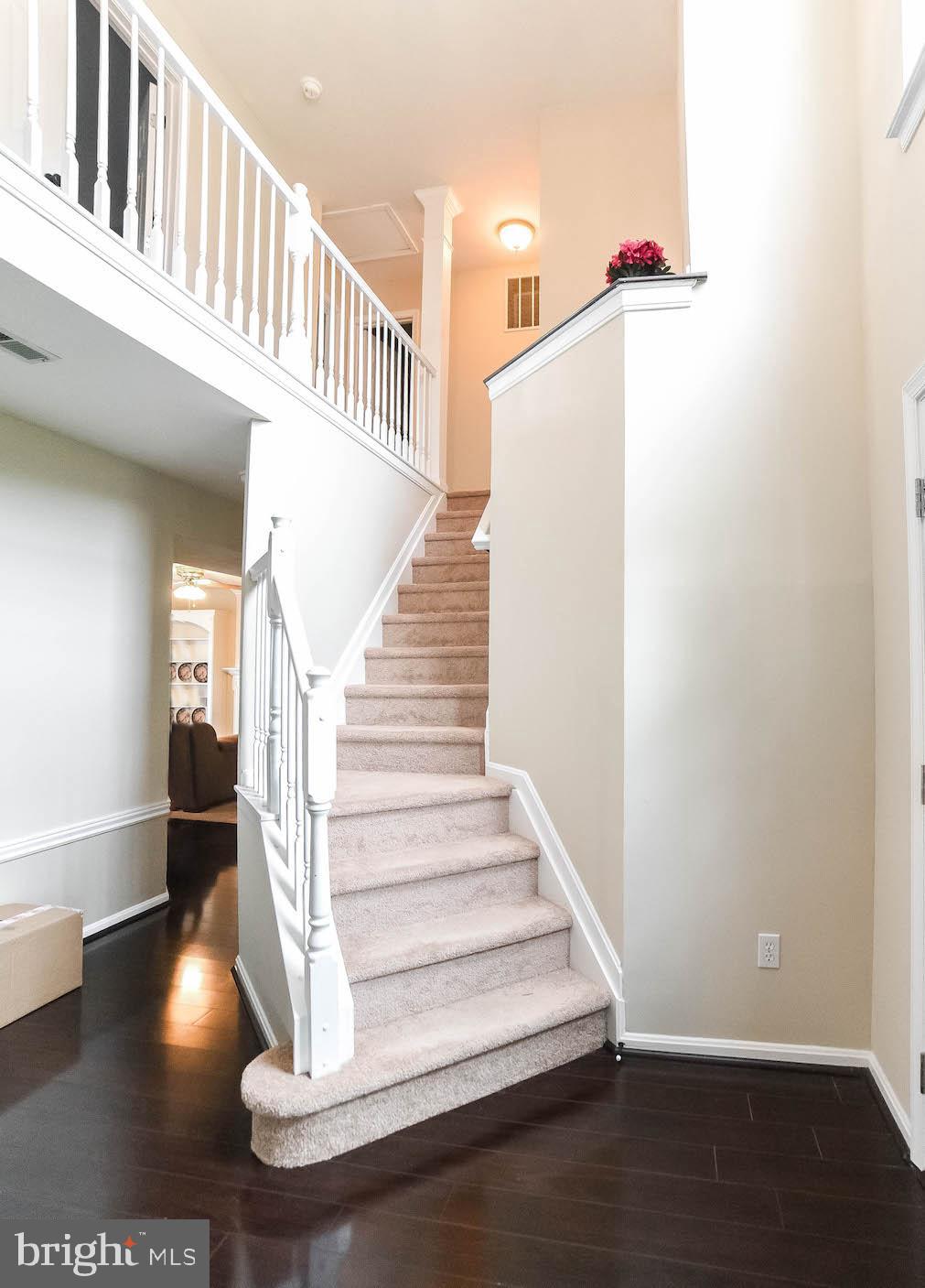 HUNTING QUARTERS - Residential