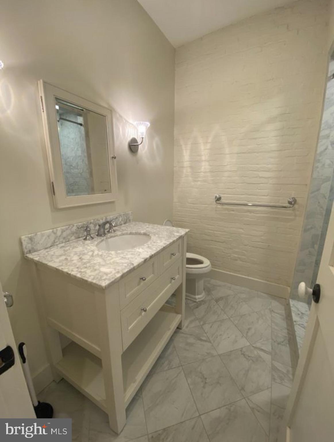 MOUNT VERNON PLACE HISTORIC DISTRICT - Residential Lease