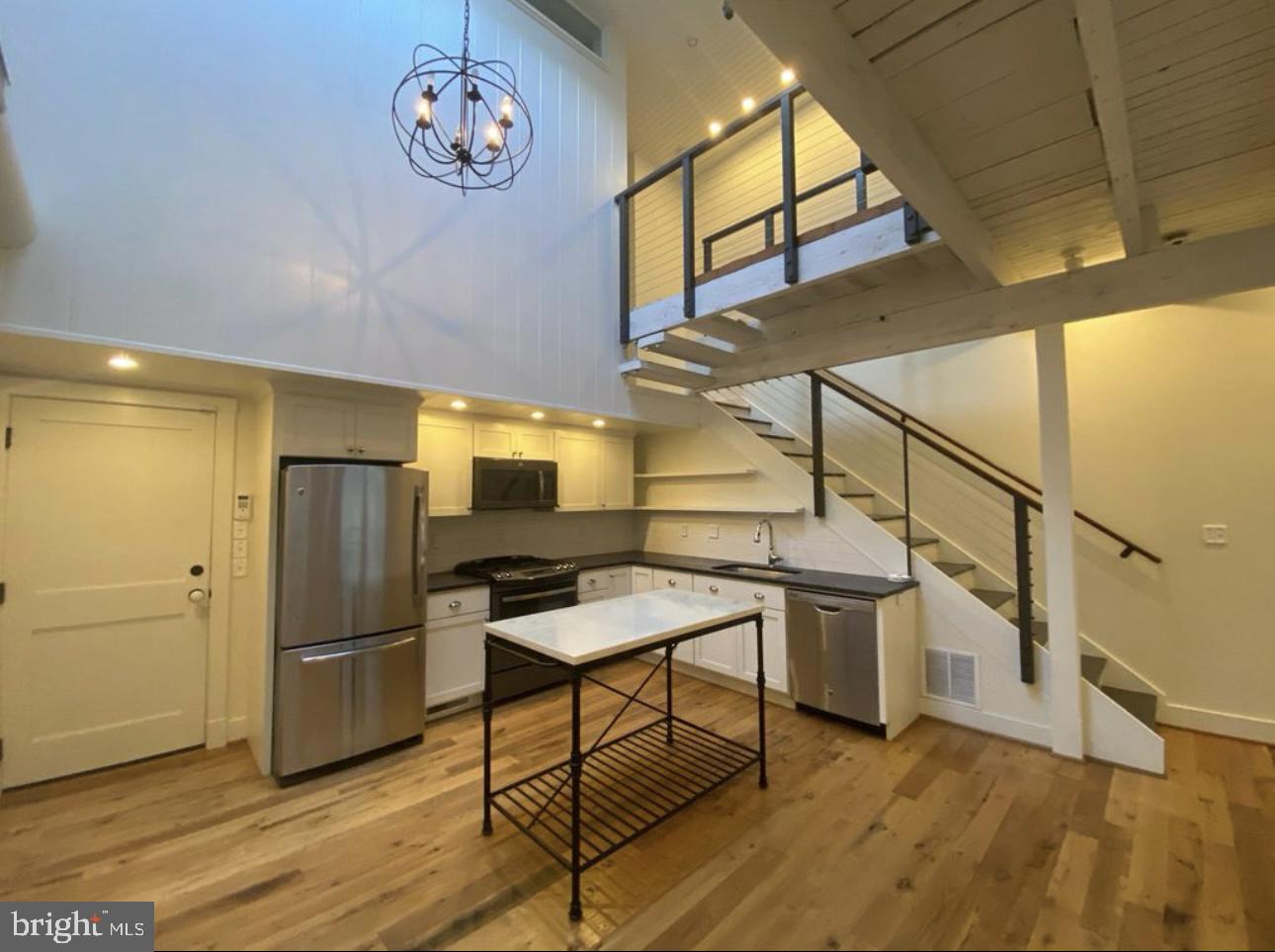 MOUNT VERNON PLACE HISTORIC DISTRICT - Residential Lease