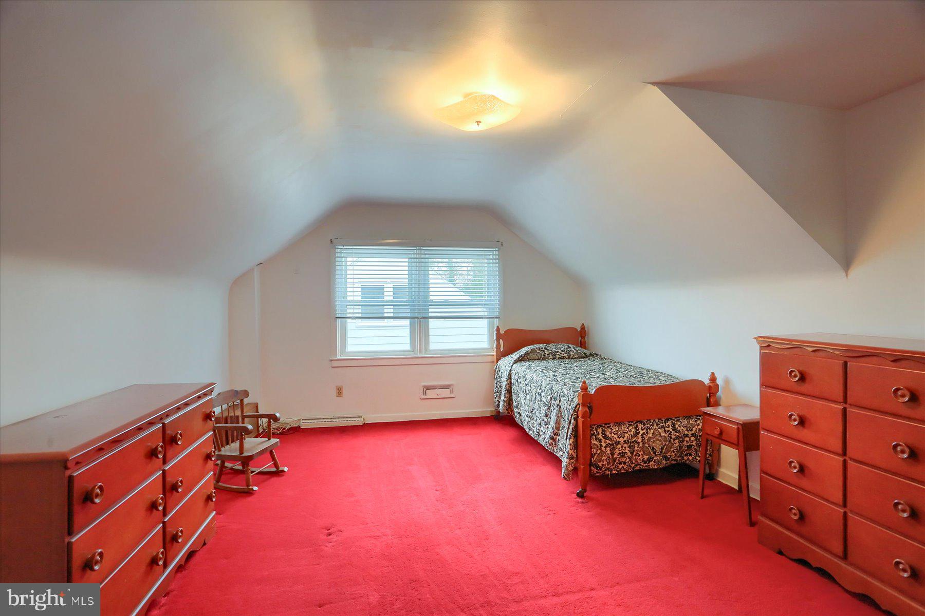 COUNTRY CLUB MANOR - Residential