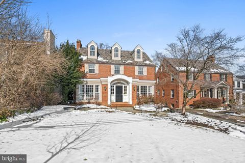 Photo of 3505 Cummings Lane, CHEVY CHASE, MD 20815 (MLS # MDMC2164470)
