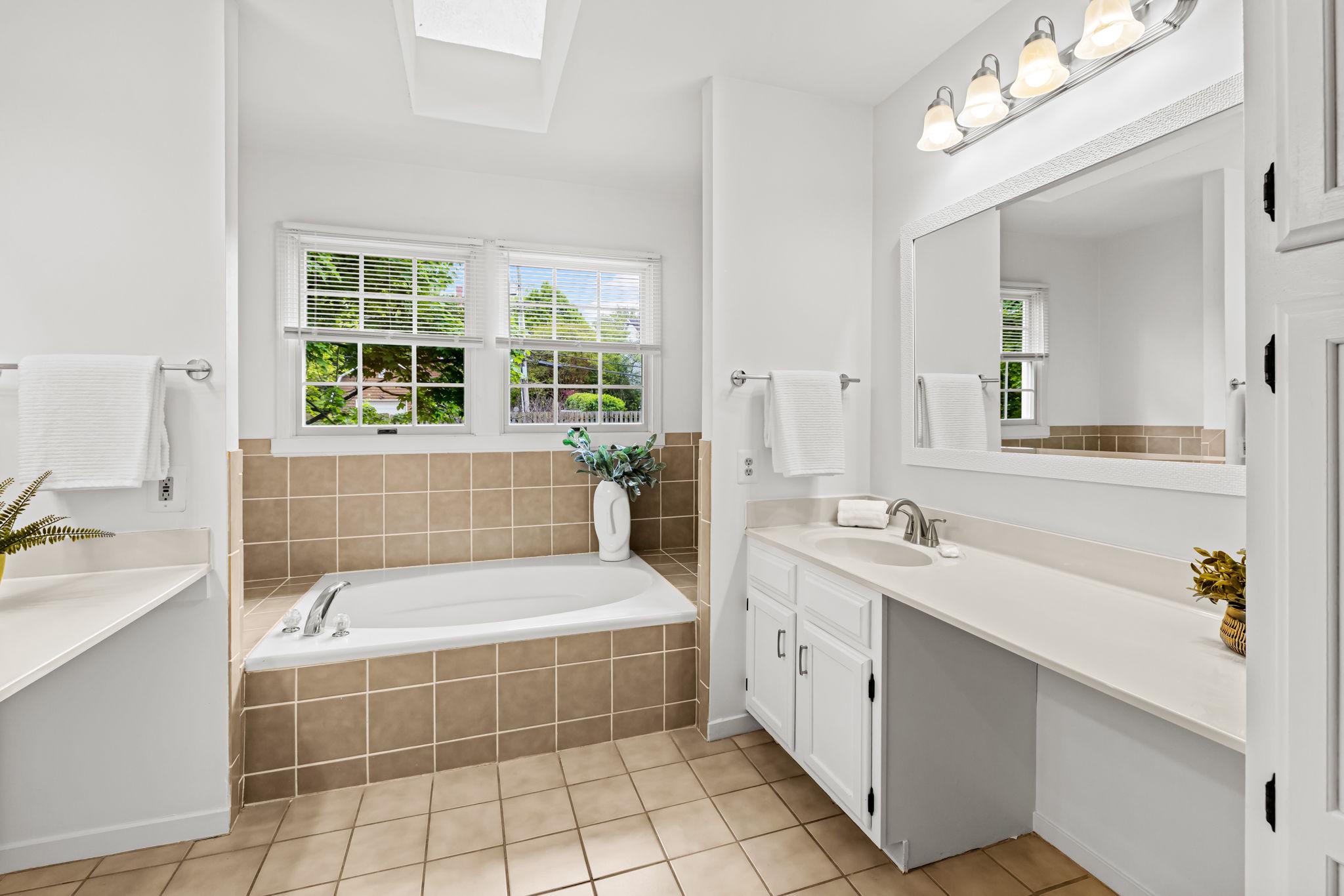 MOUNT WASHINGTON - Residential