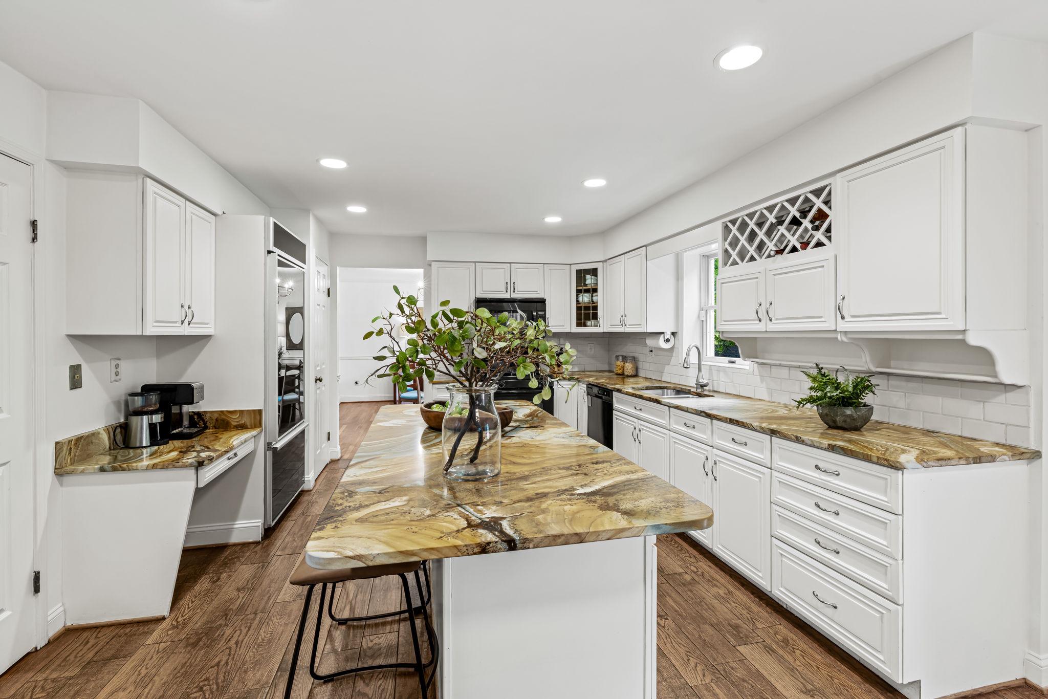 MOUNT WASHINGTON - Residential