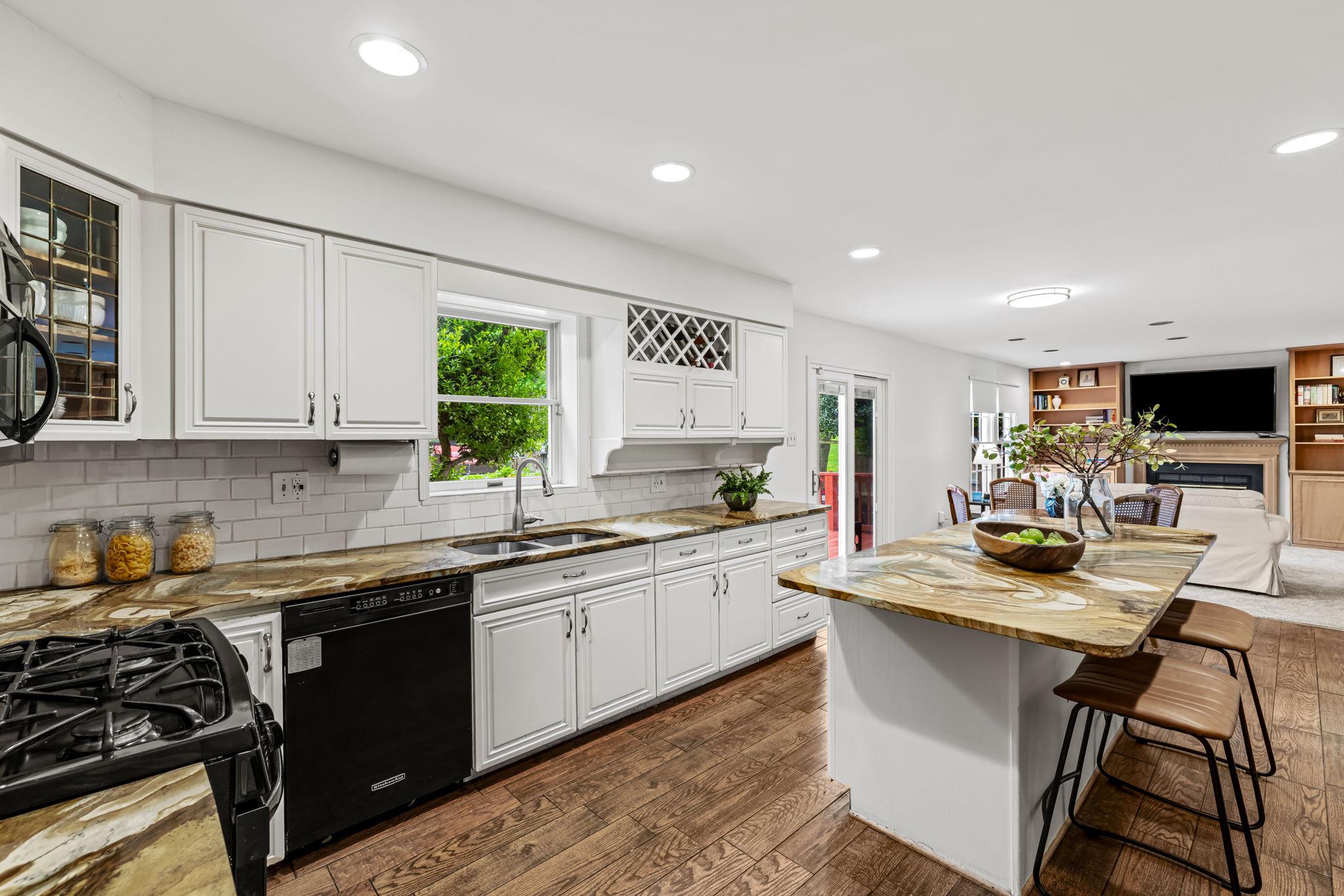 MOUNT WASHINGTON - Residential