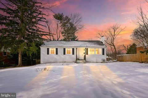 Photo of 3714 Terrace Drive, ANNANDALE, VA 22003 (MLS # VAFX2218280)