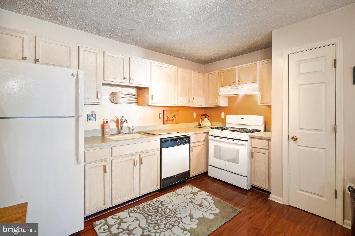 ANNAPOLIS OVERLOOK - Residential Lease