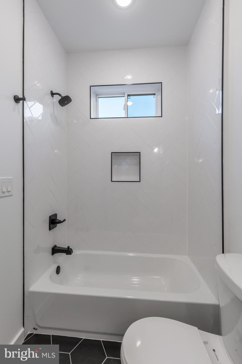 UNIVERSITY CITY - Commercial Sale