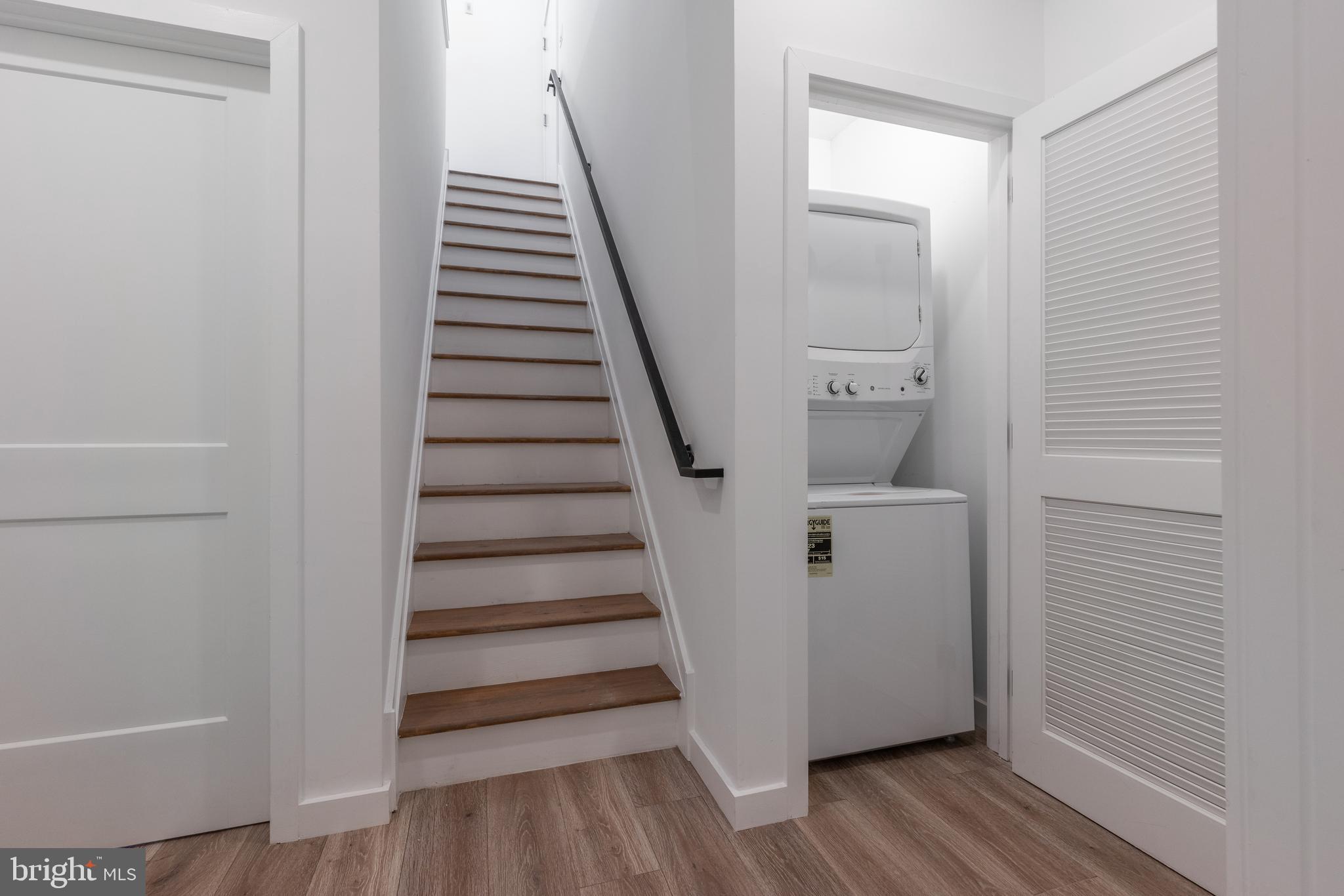 UNIVERSITY CITY - Commercial Sale