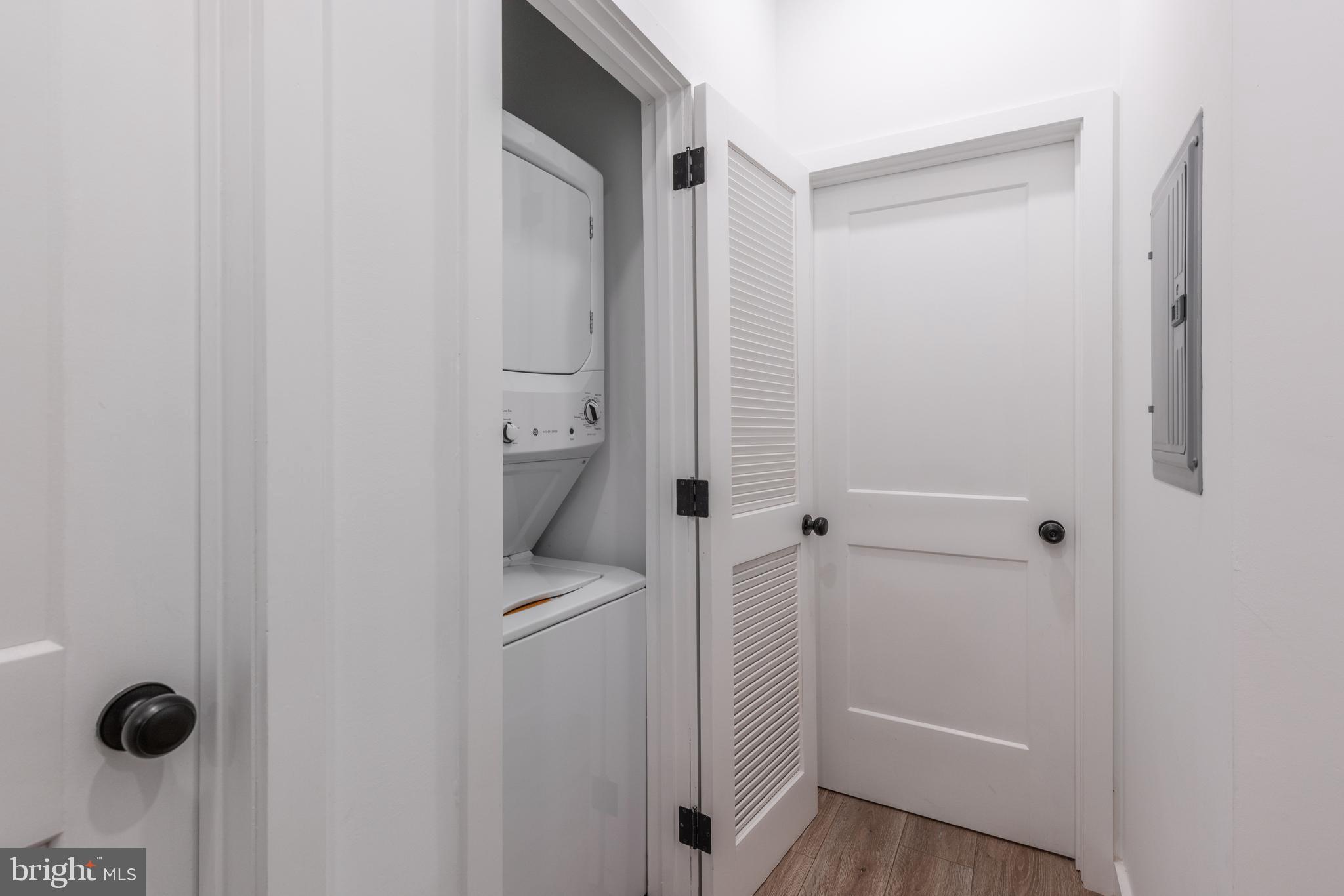 UNIVERSITY CITY - Commercial Sale