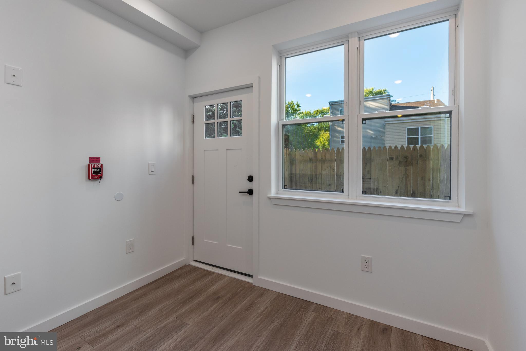 UNIVERSITY CITY - Commercial Sale