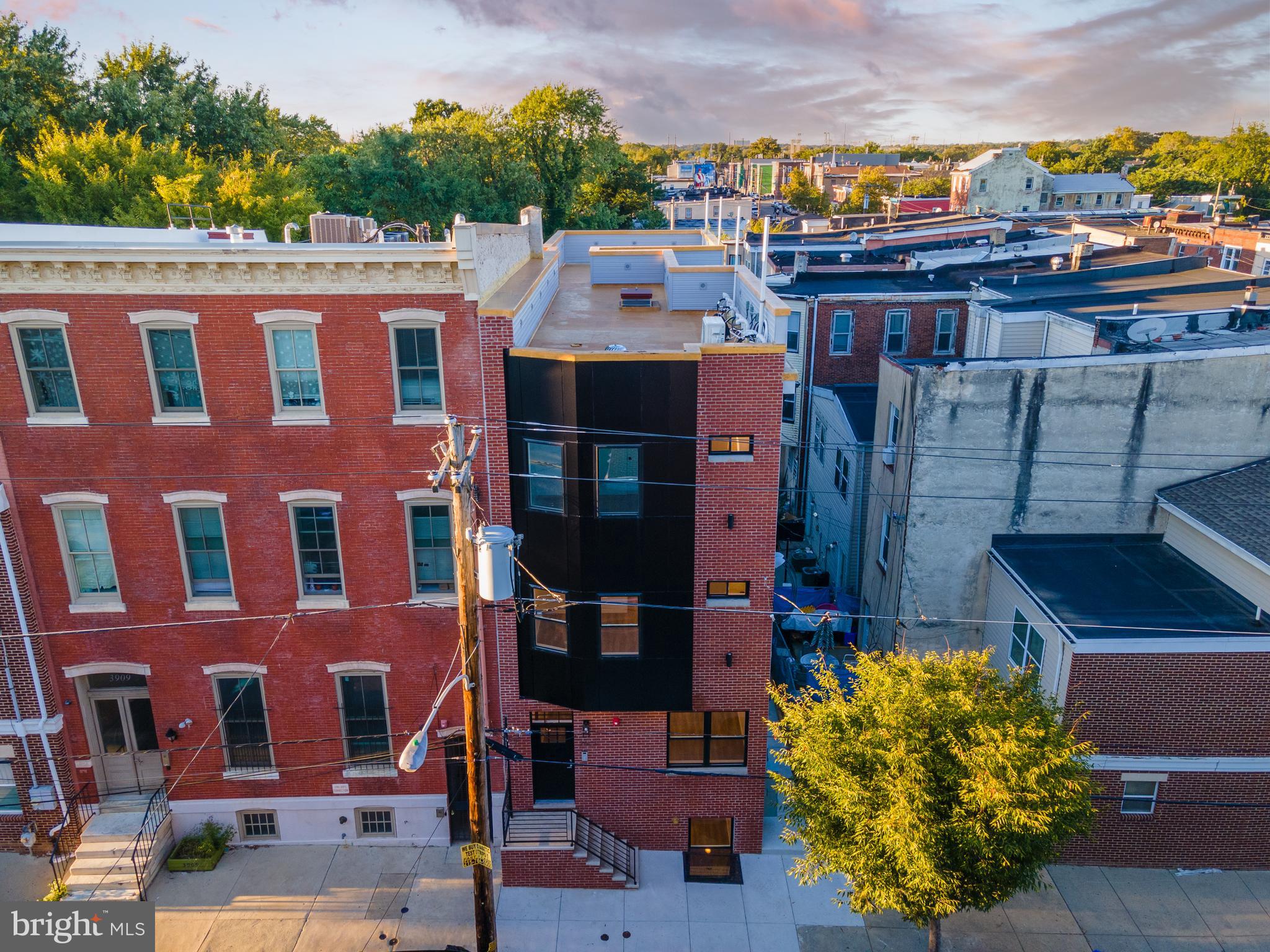 UNIVERSITY CITY - Commercial Sale