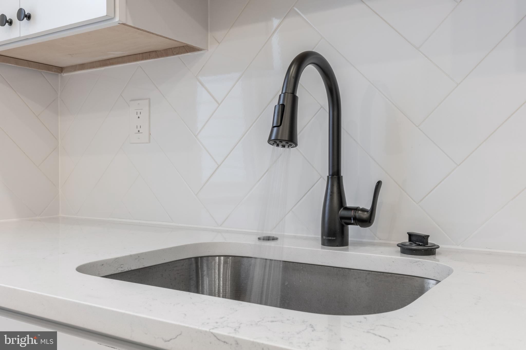 UNIVERSITY CITY - Commercial Sale