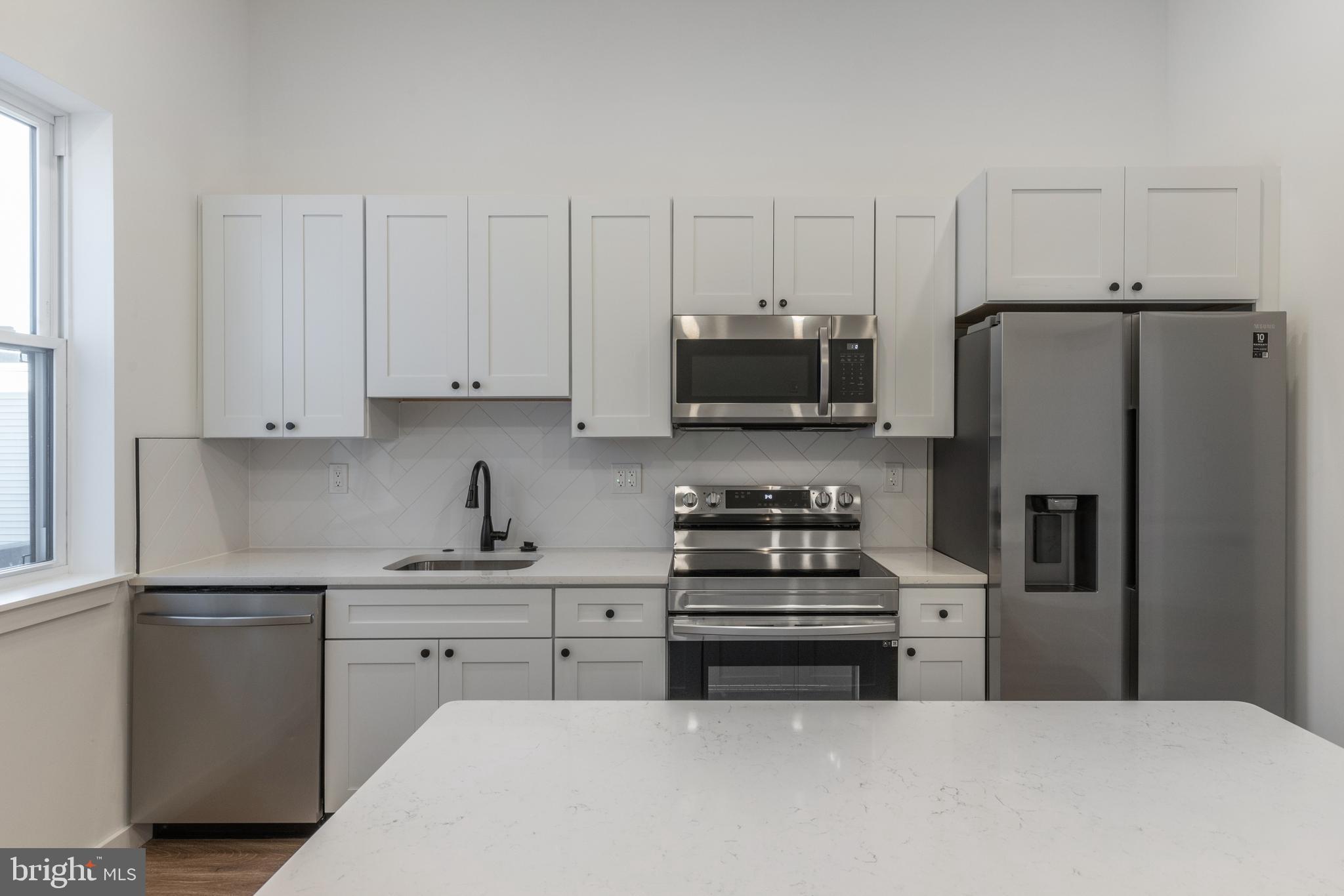 UNIVERSITY CITY - Commercial Sale