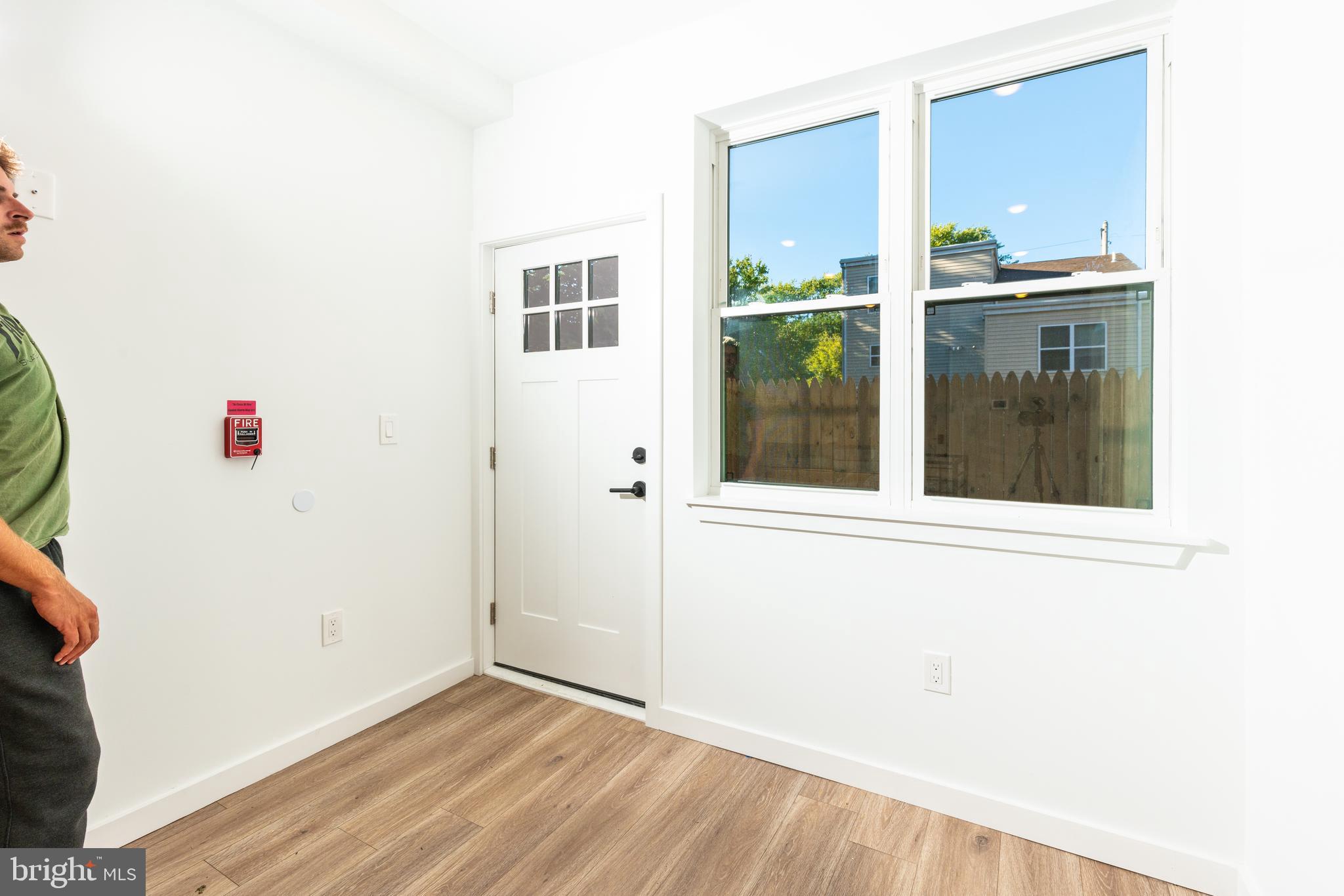 UNIVERSITY CITY - Commercial Sale